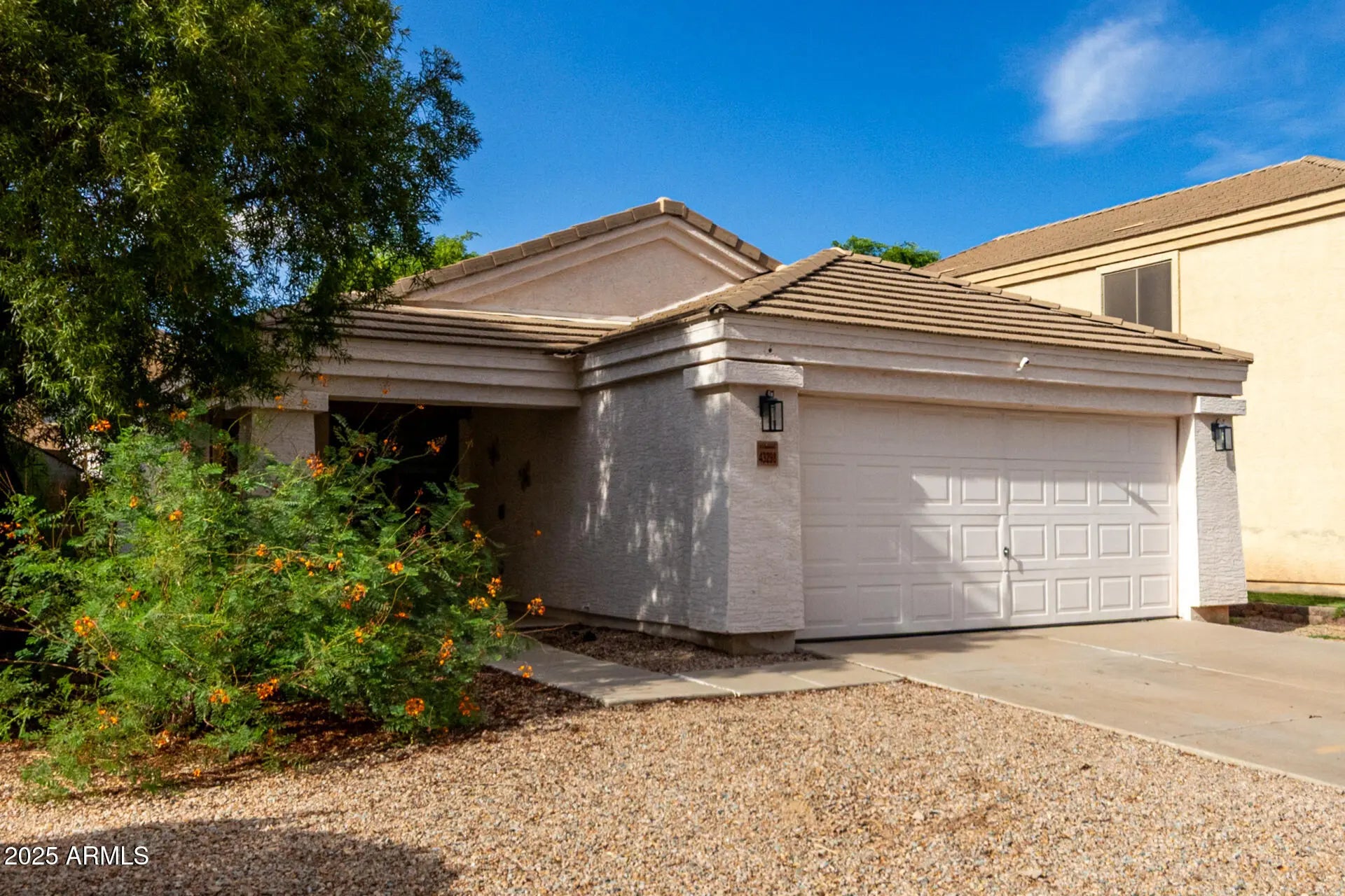 Photo of Listing #6912063