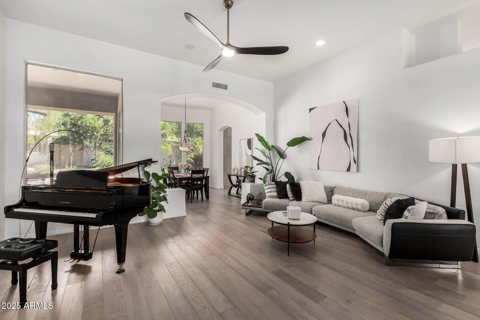 Photo of Listing #6915401