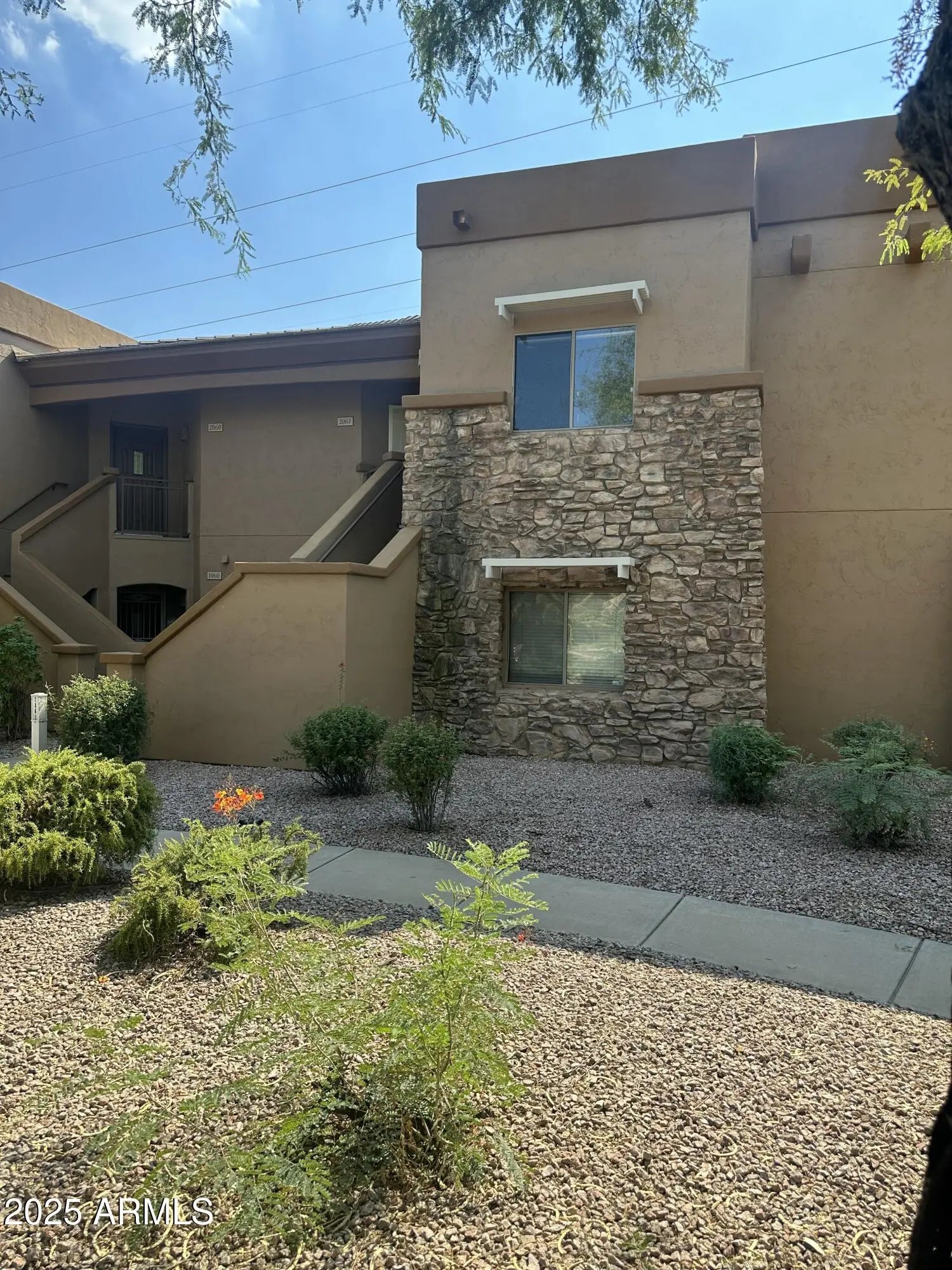 Photo of Listing #6911794