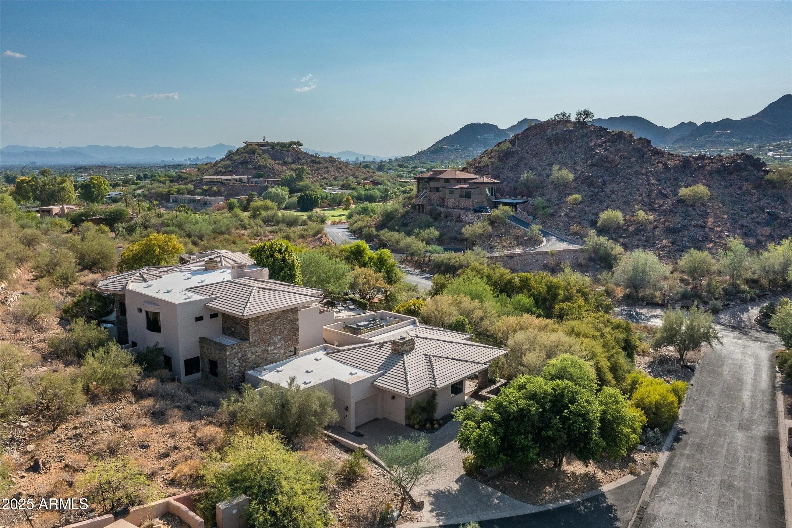 Photo of Listing #6912100