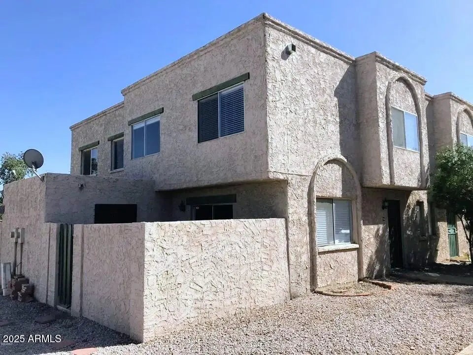 Photo of Listing #6911972