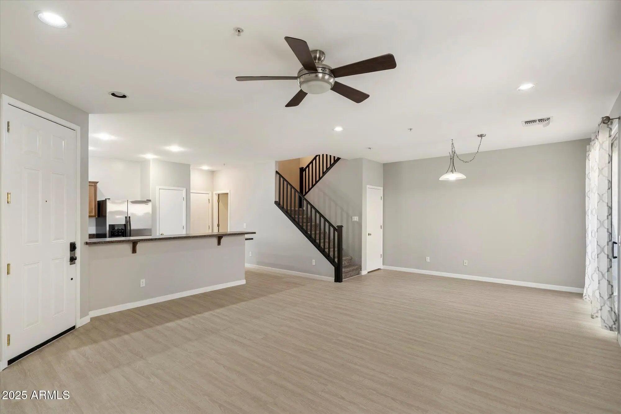 Photo of Listing #6912410