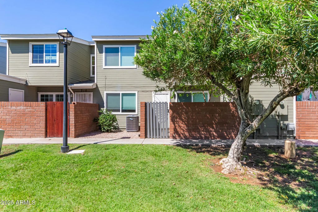 2301 E University Drive (unit 209), Mesa