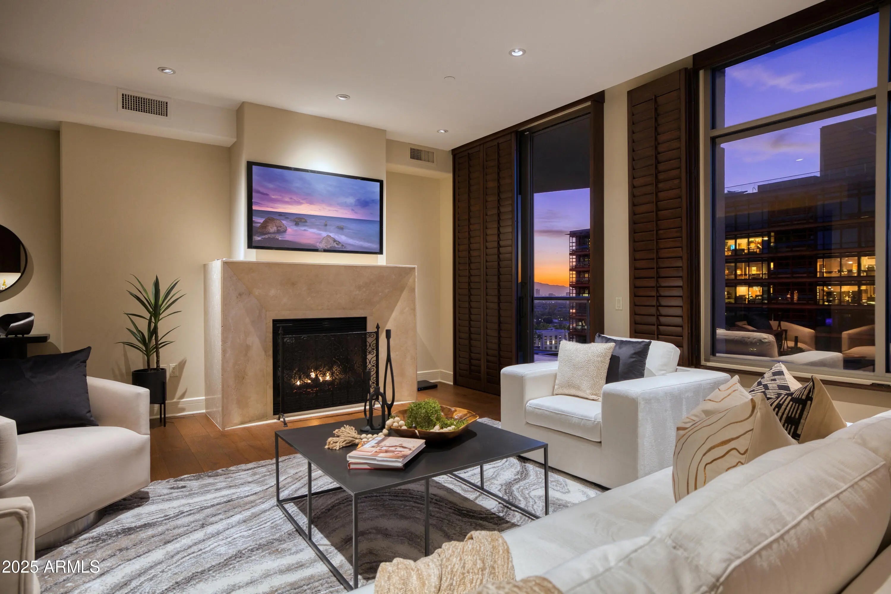 Photo of Listing #6913430