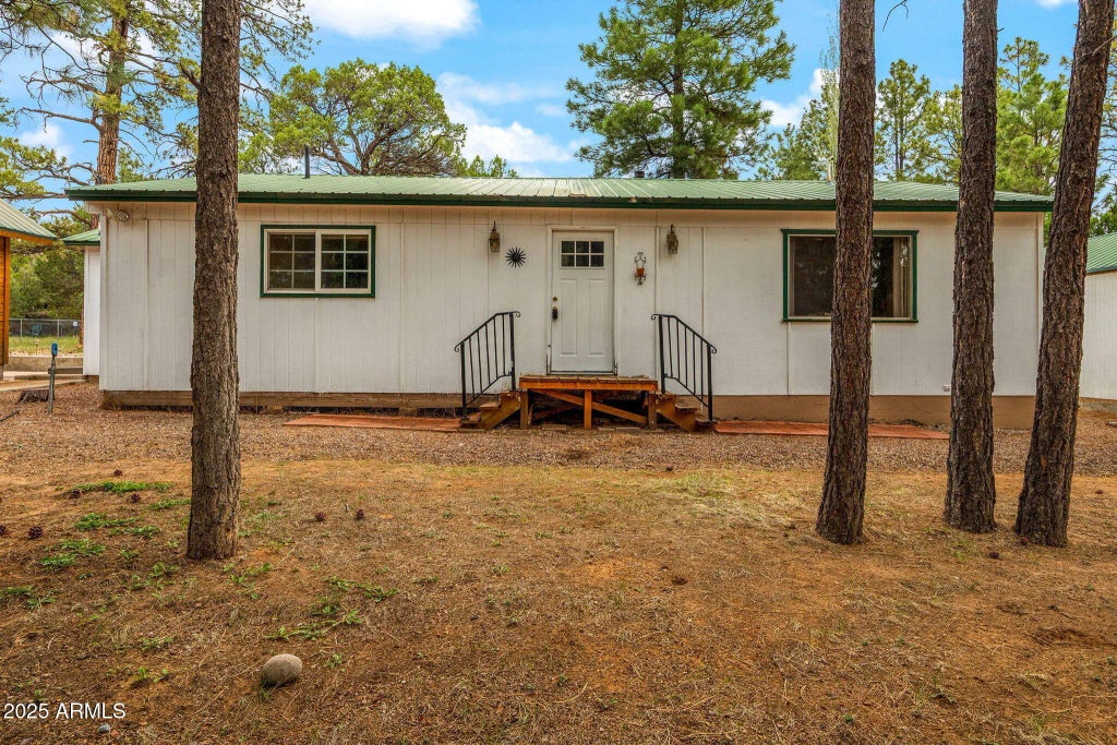 2124 Indian Trail, Overgaard