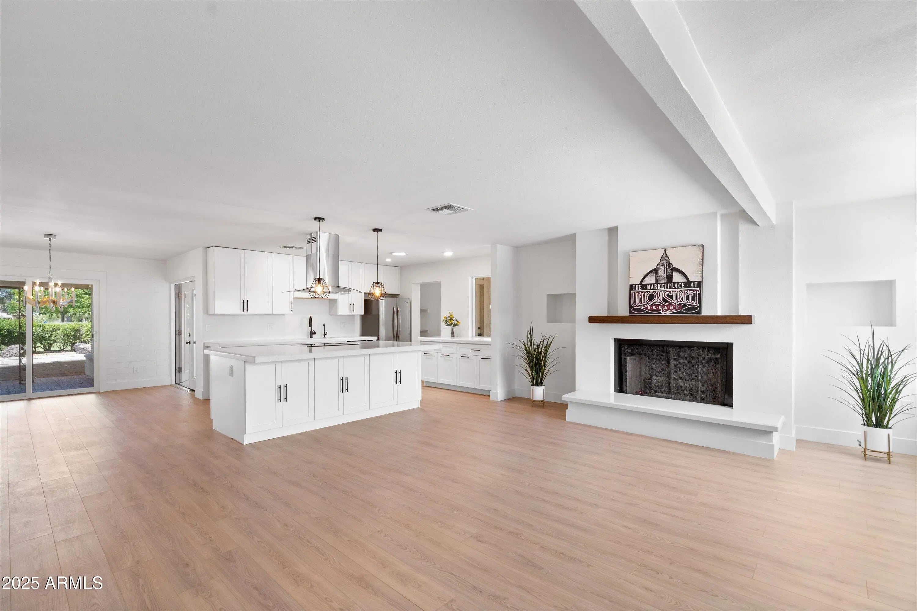 Photo of Listing #6912245