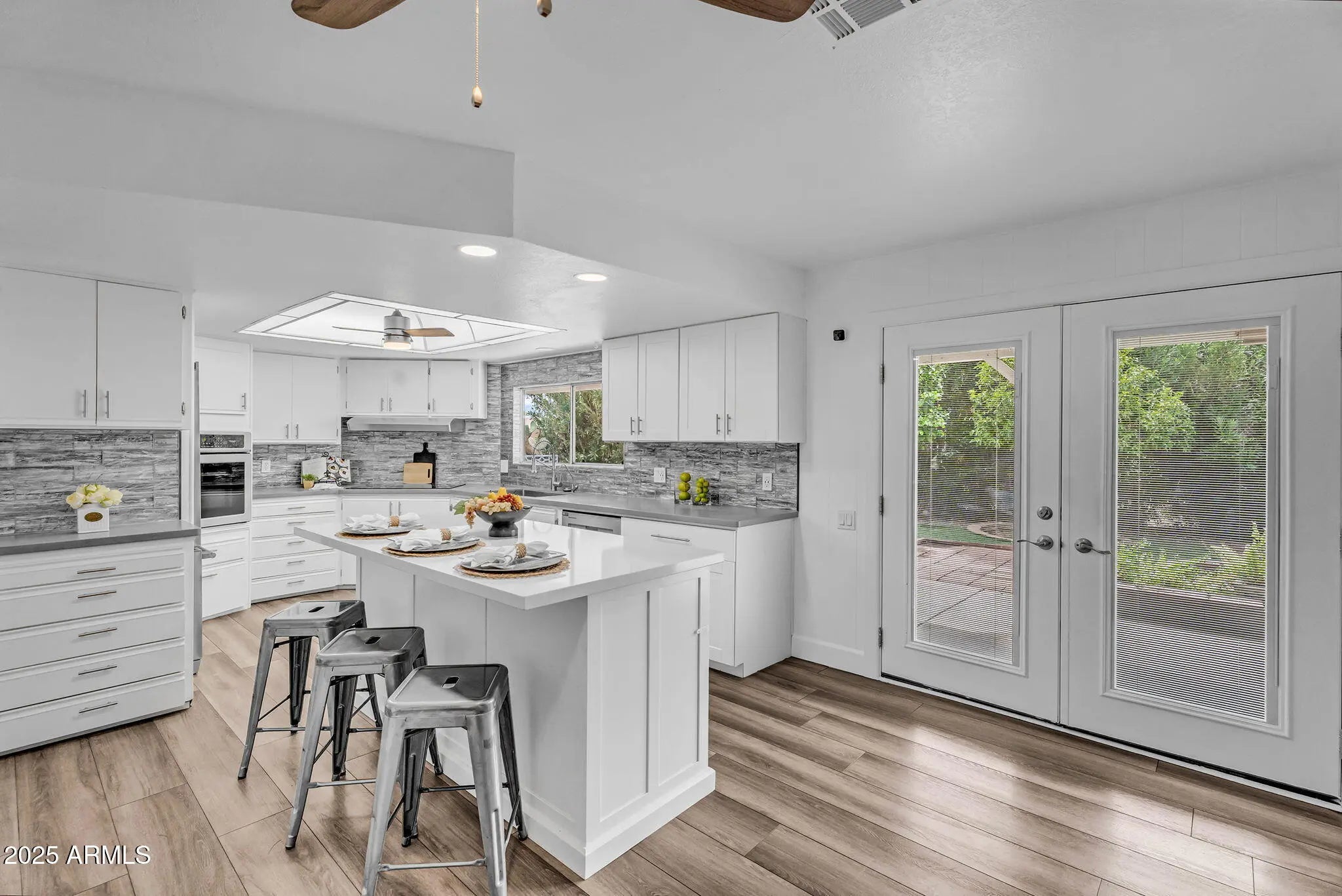 Photo of Listing #6912801