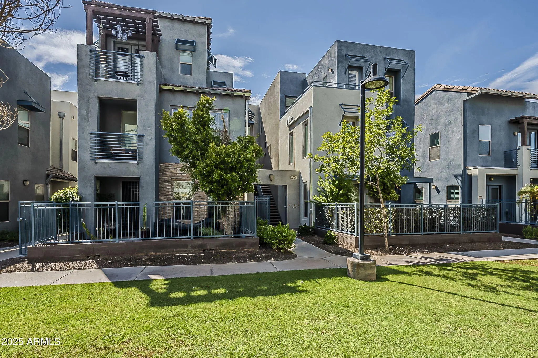 Photo of Listing #6912778