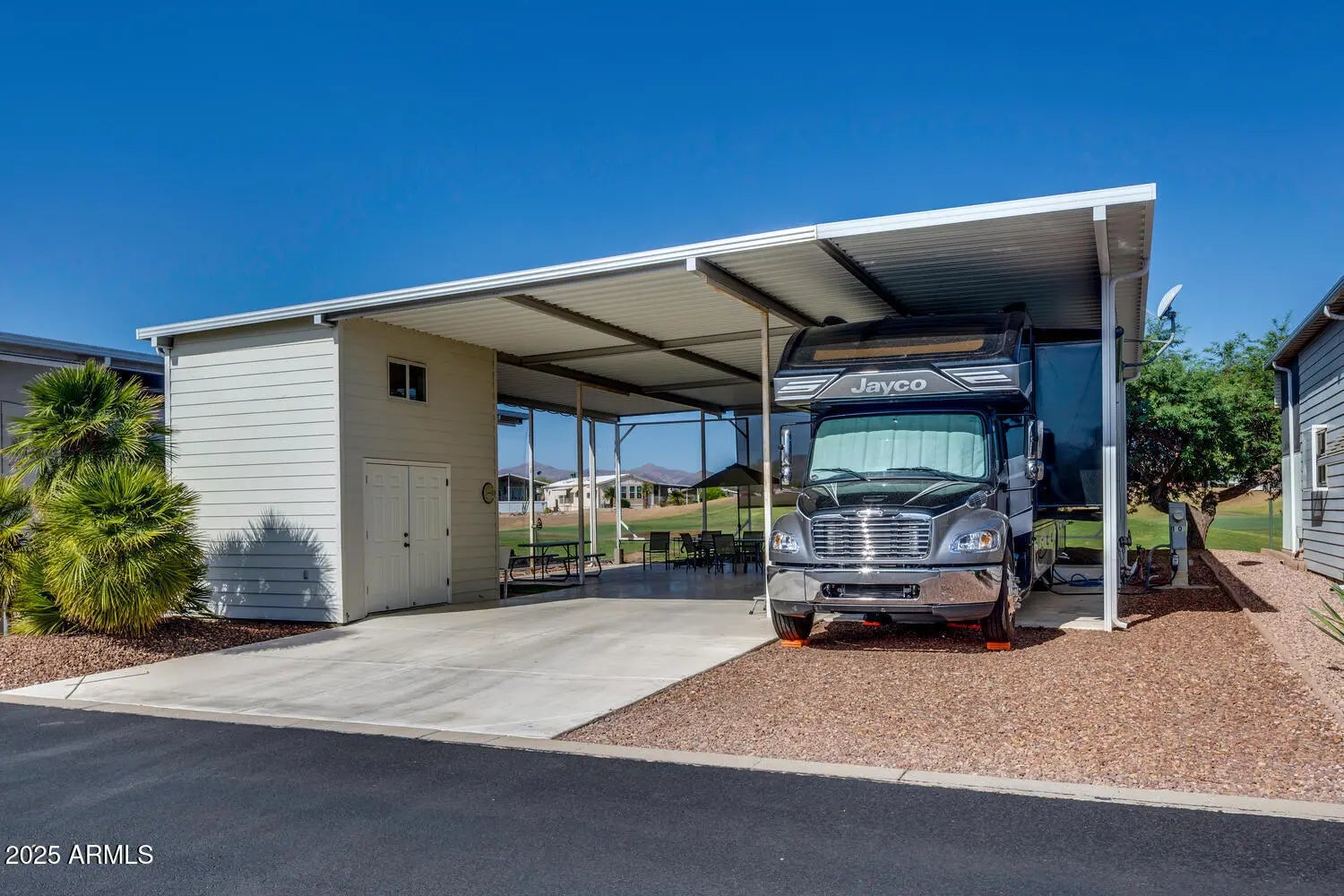 Photo of Listing #6912537