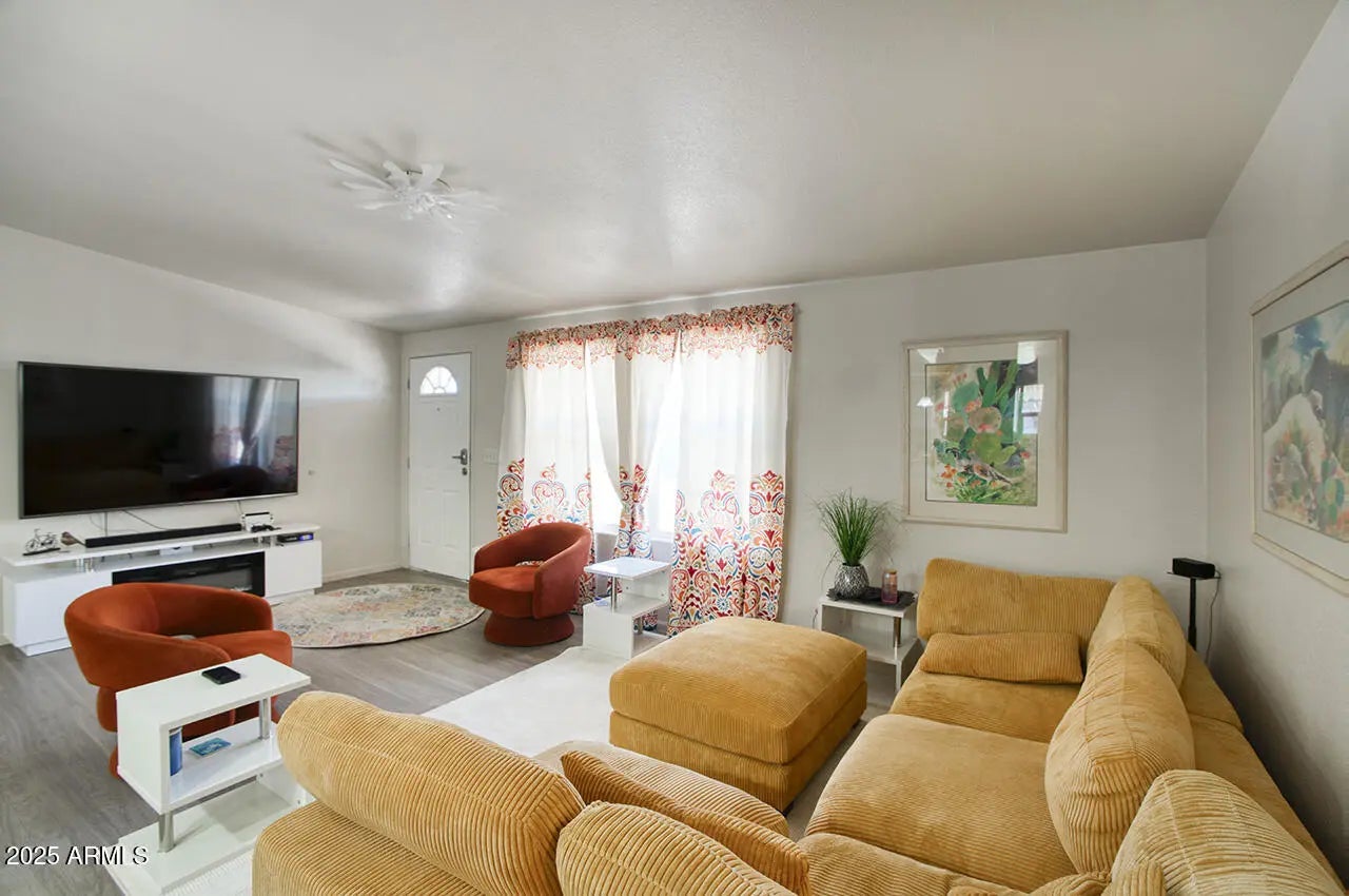 Photo of Listing #6912929