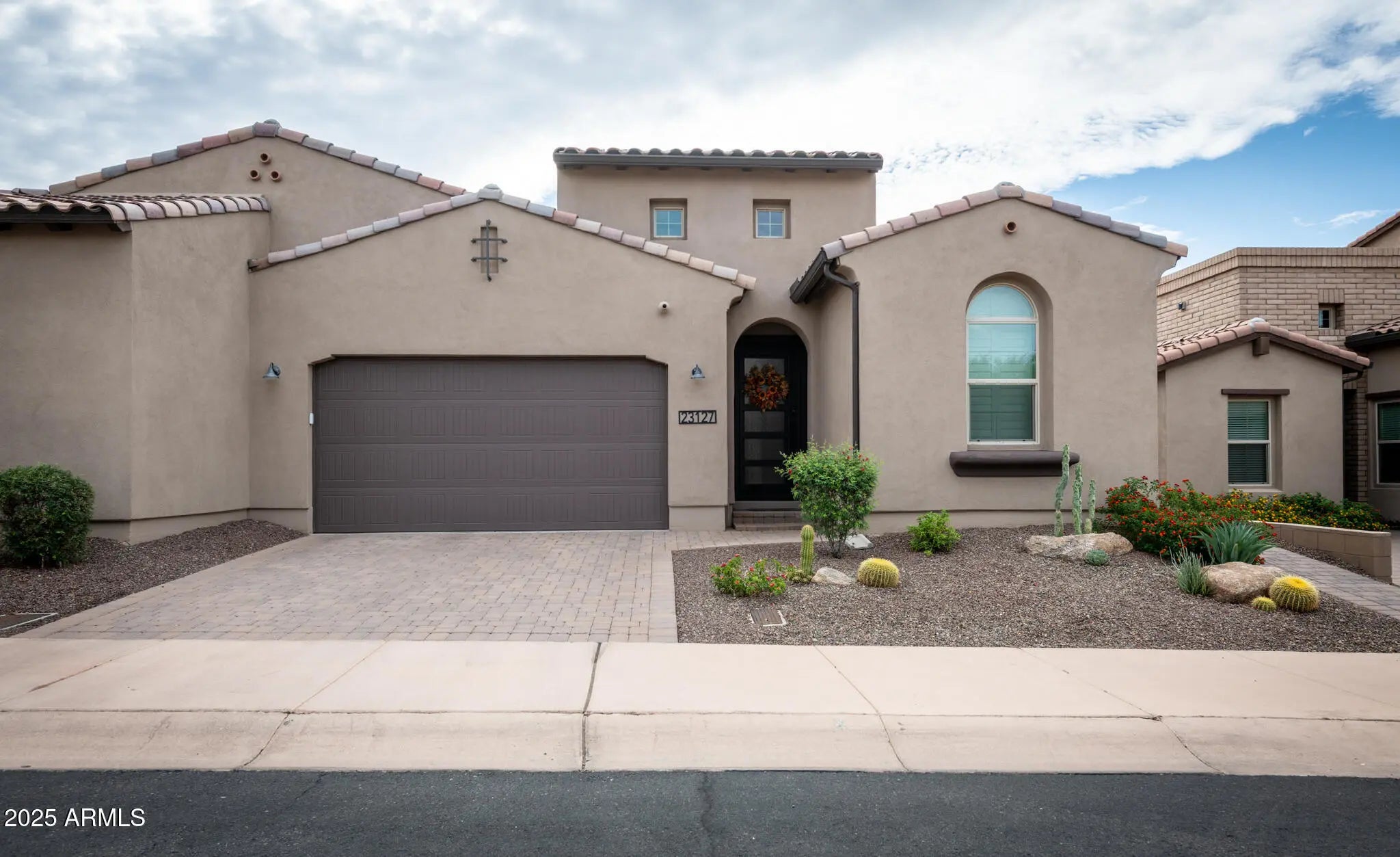 Photo of Listing #6913222