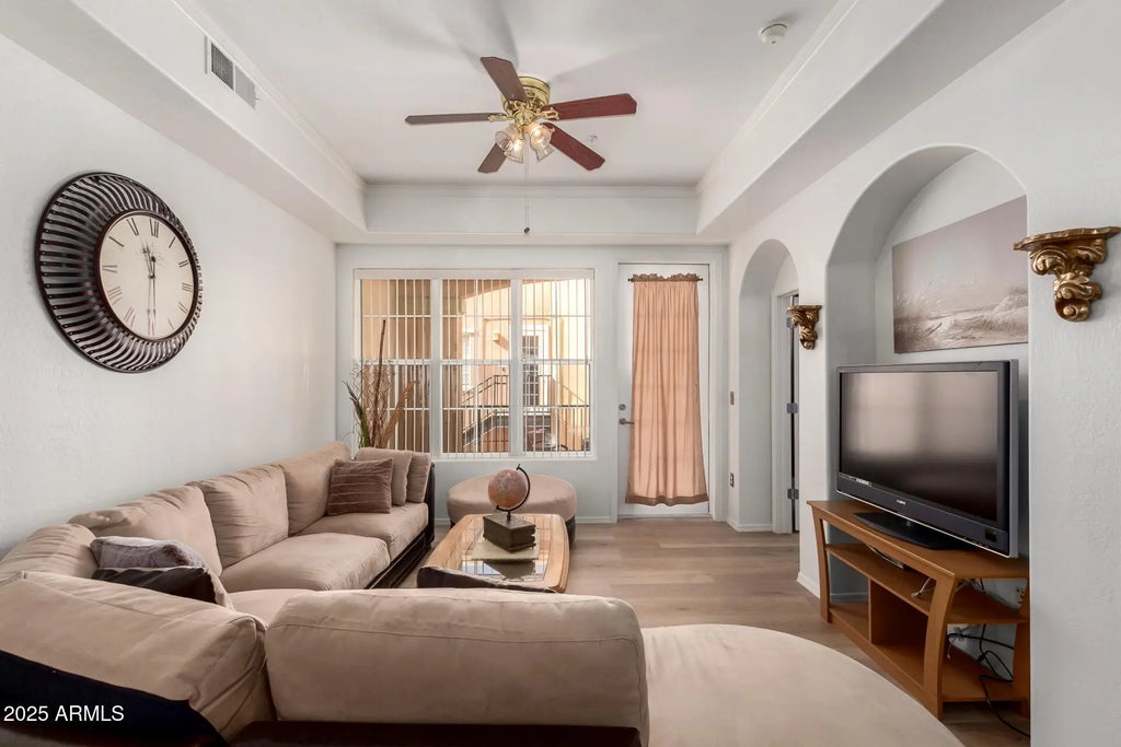 14575 W Mountain View Boulevard (unit 11210), Surprise