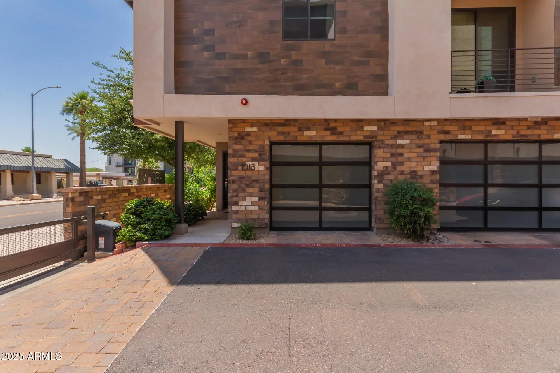 Photo of Listing #6912628