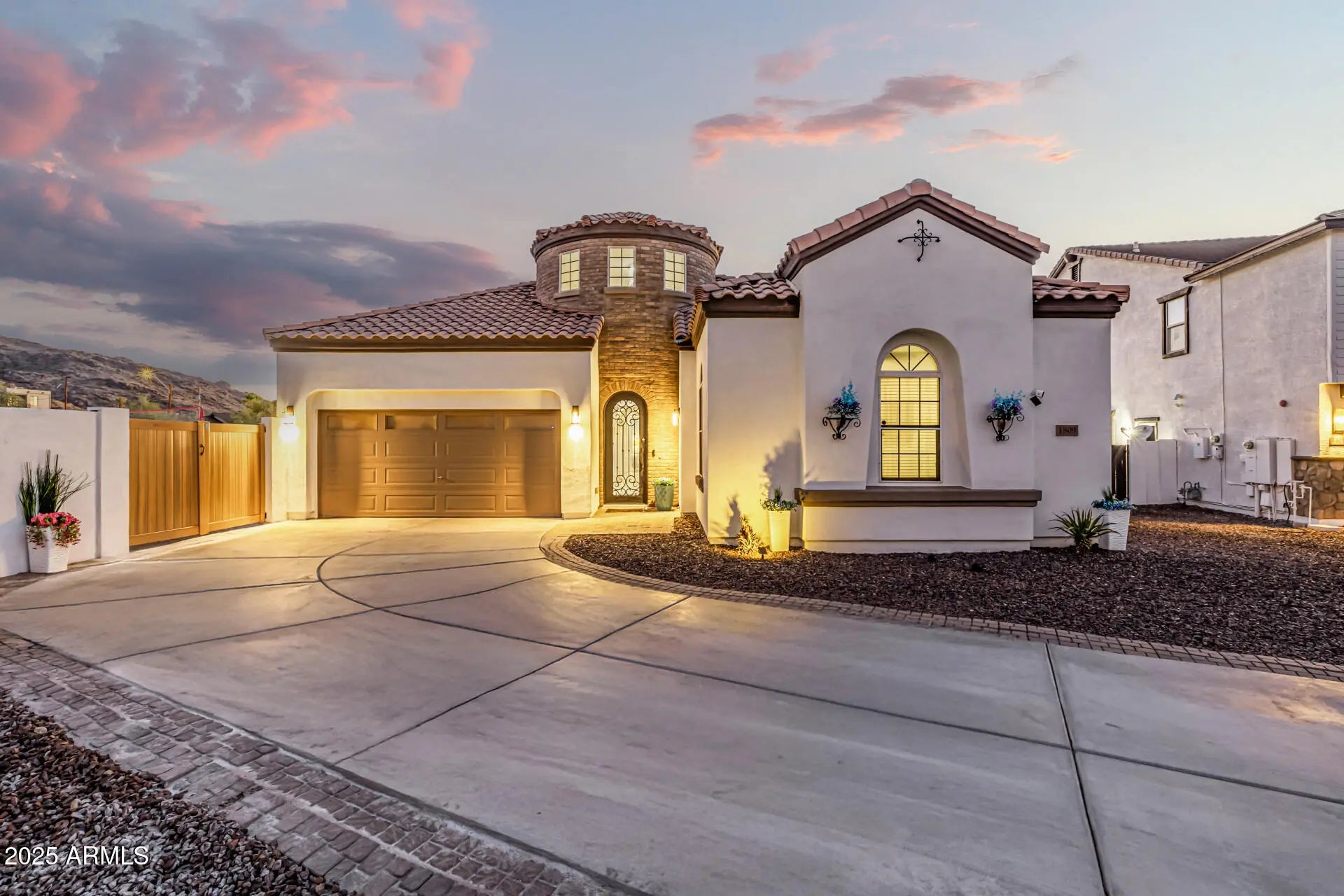 Photo of Listing #6912952