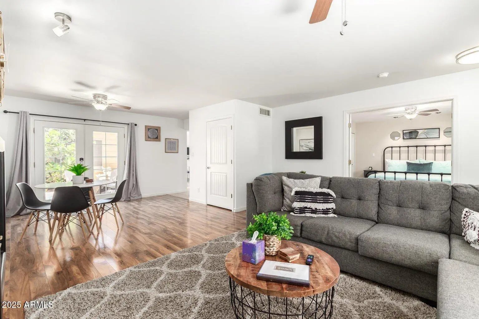 Photo of Listing #6913441