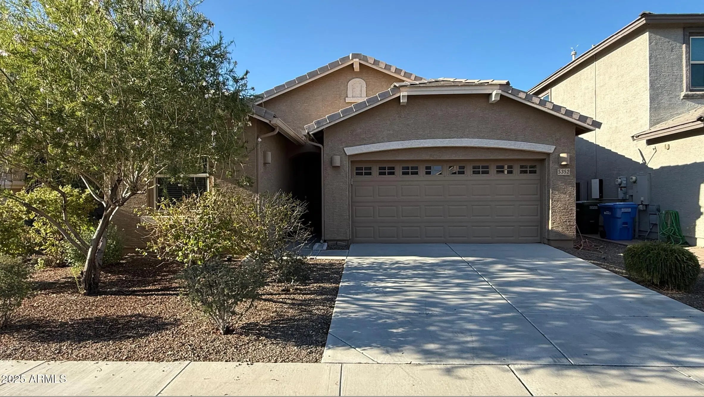 Photo of Listing #6913090