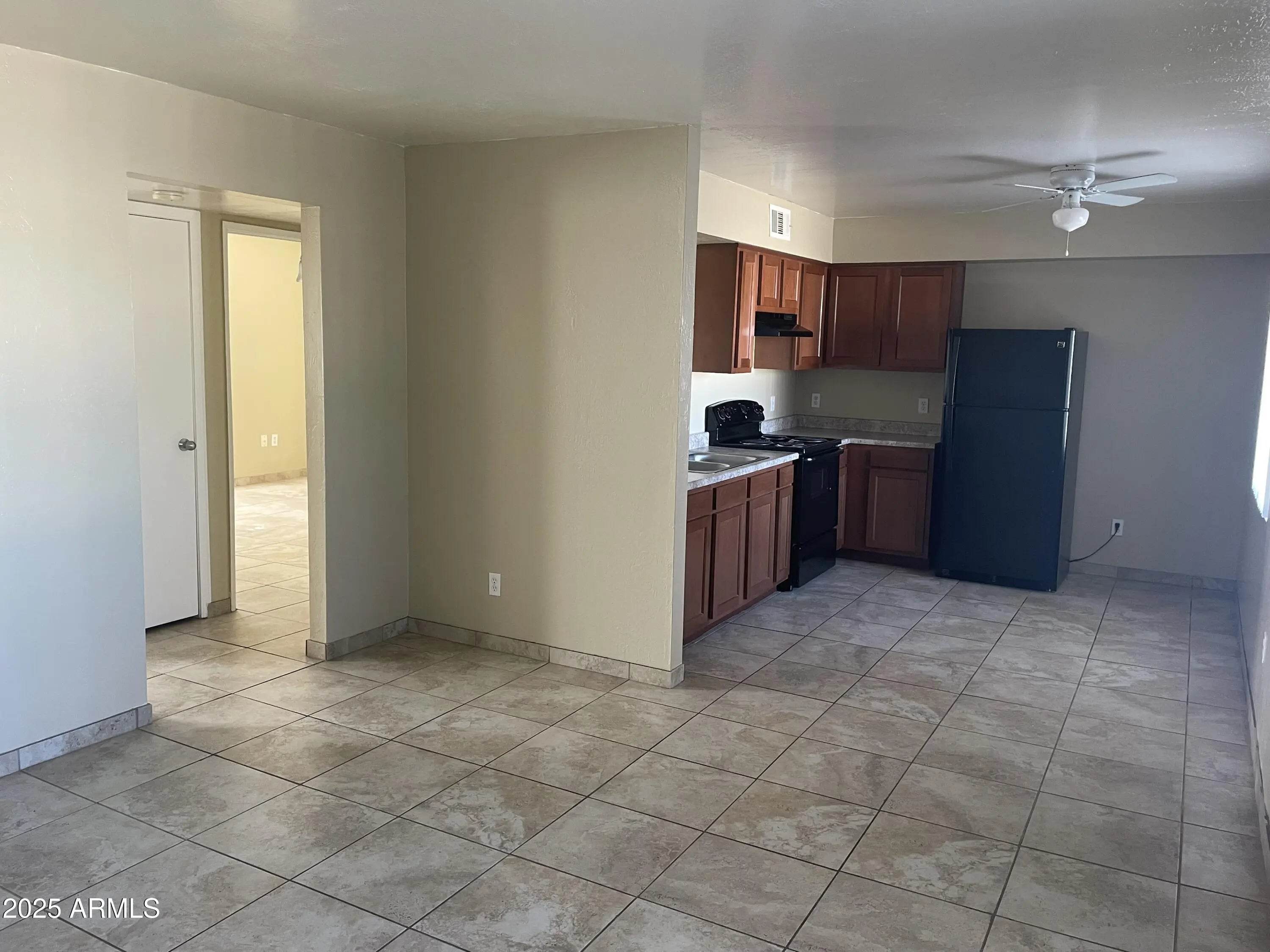 Photo of Listing #6912822