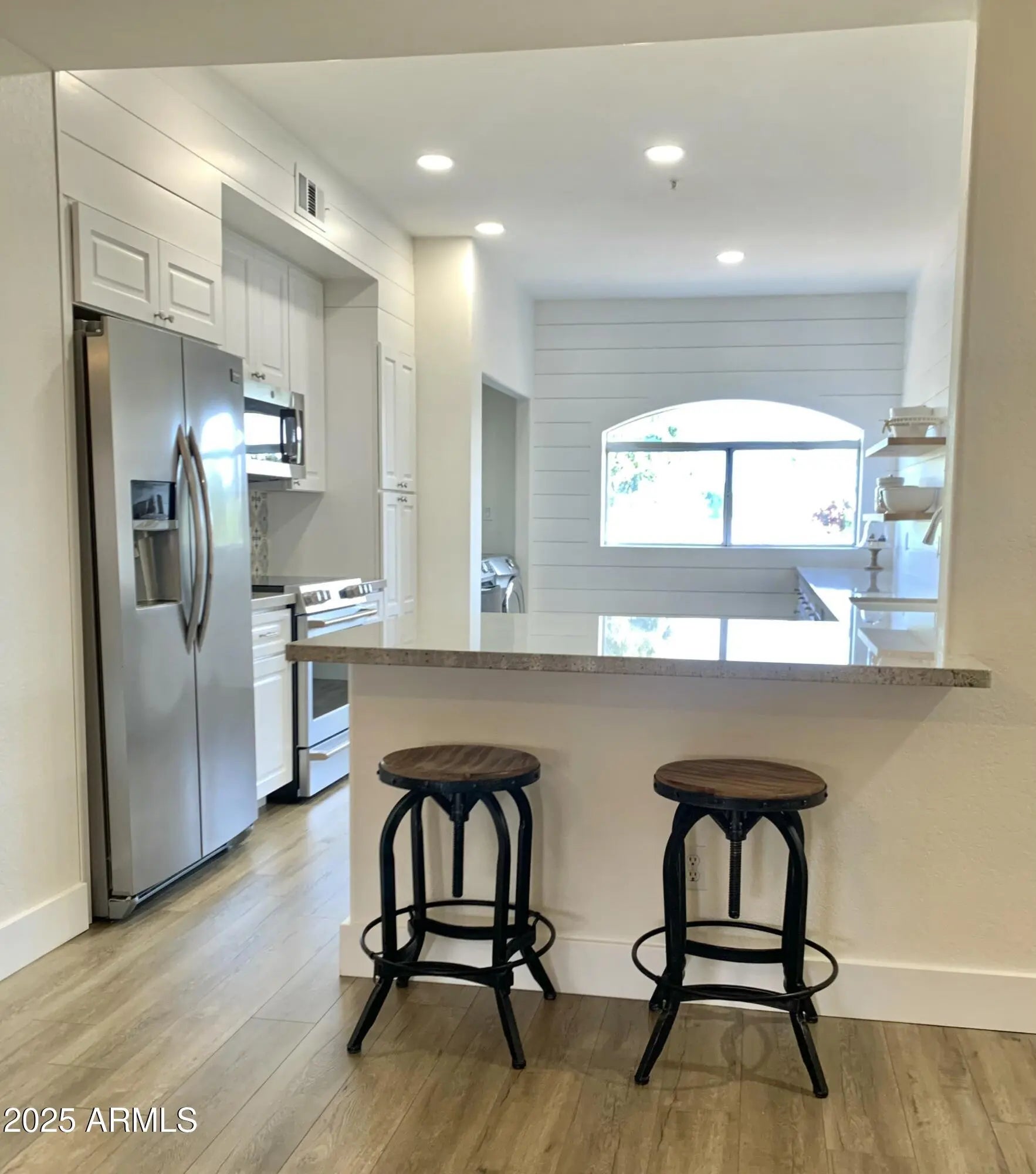 Photo of Listing #6913115