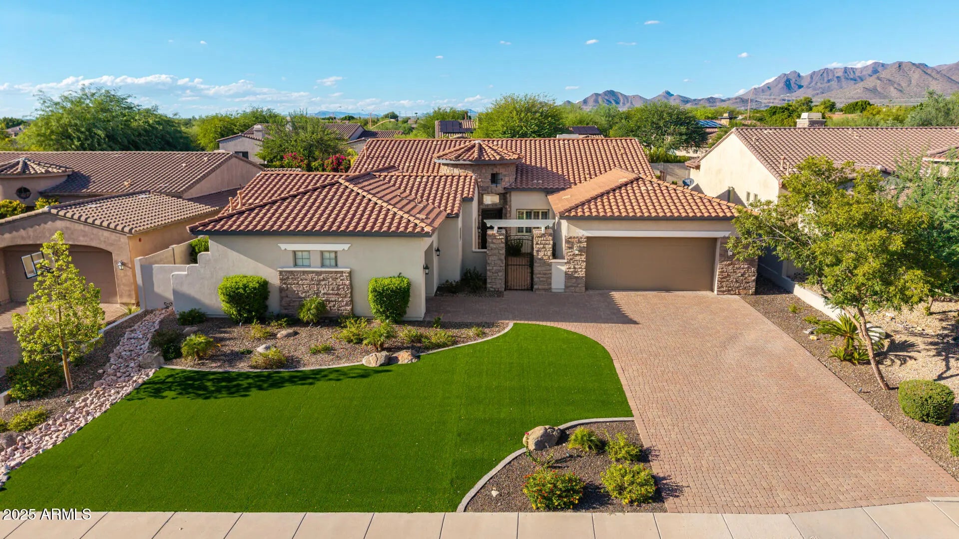 Photo of Listing #6914084