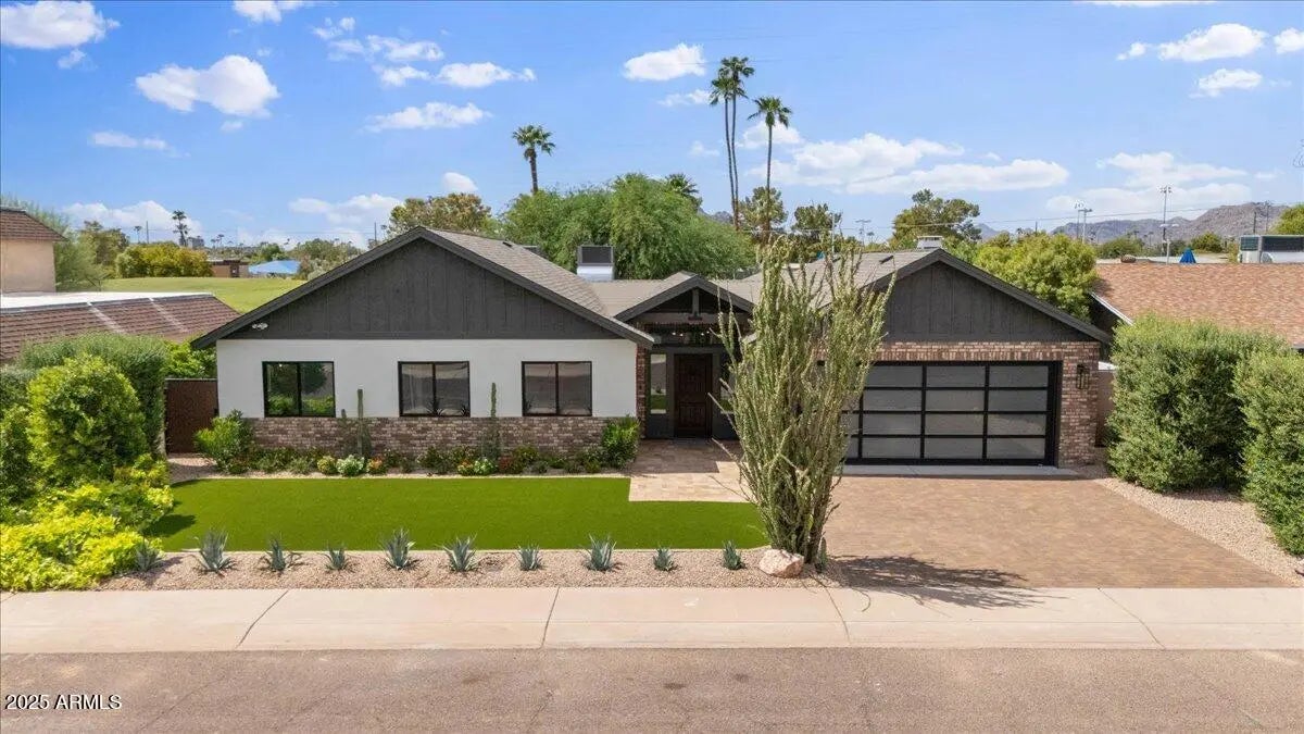 Photo of Listing #6915327