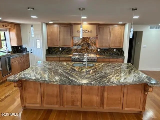 Photo of Listing #6913638