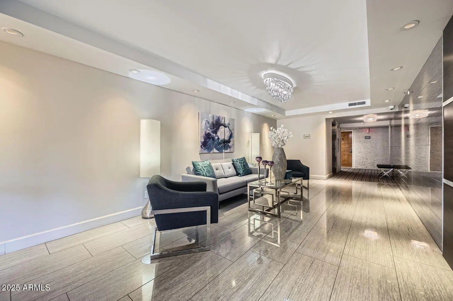 Photo of Listing #6913065