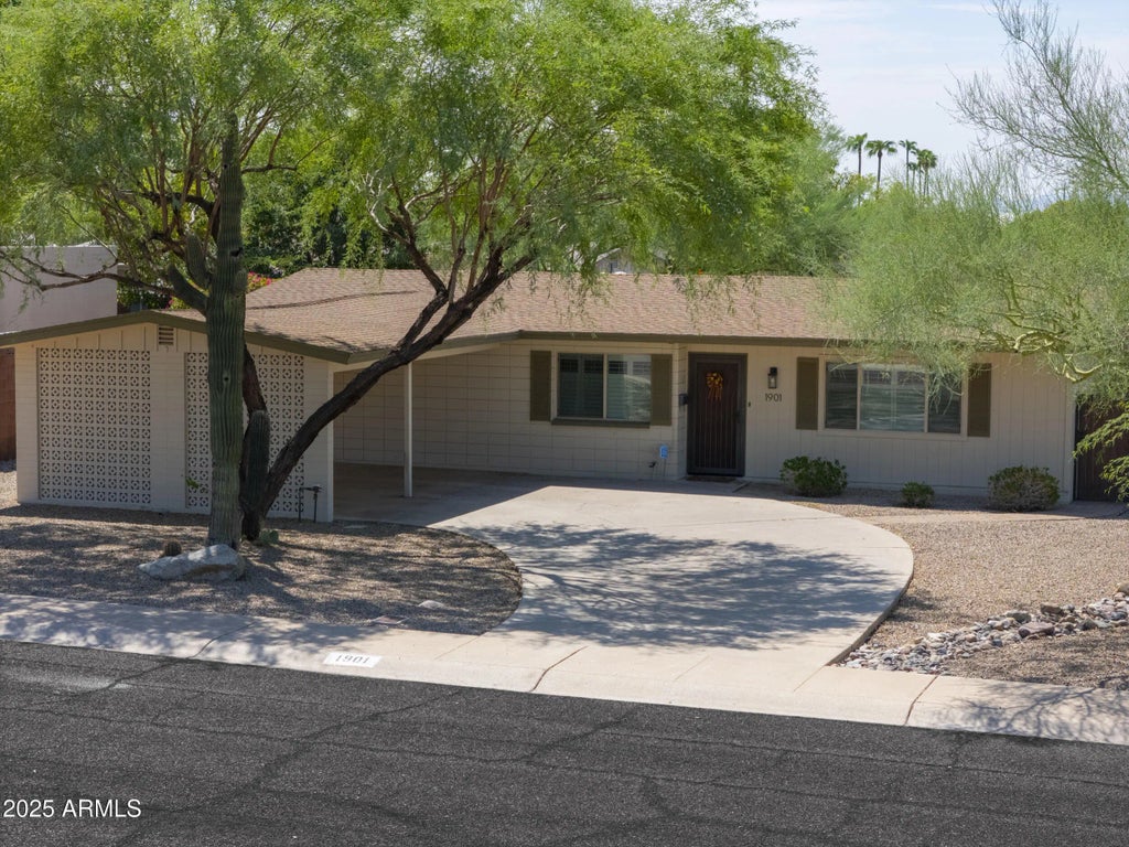 1901 E Flynn Lane, Phoenix