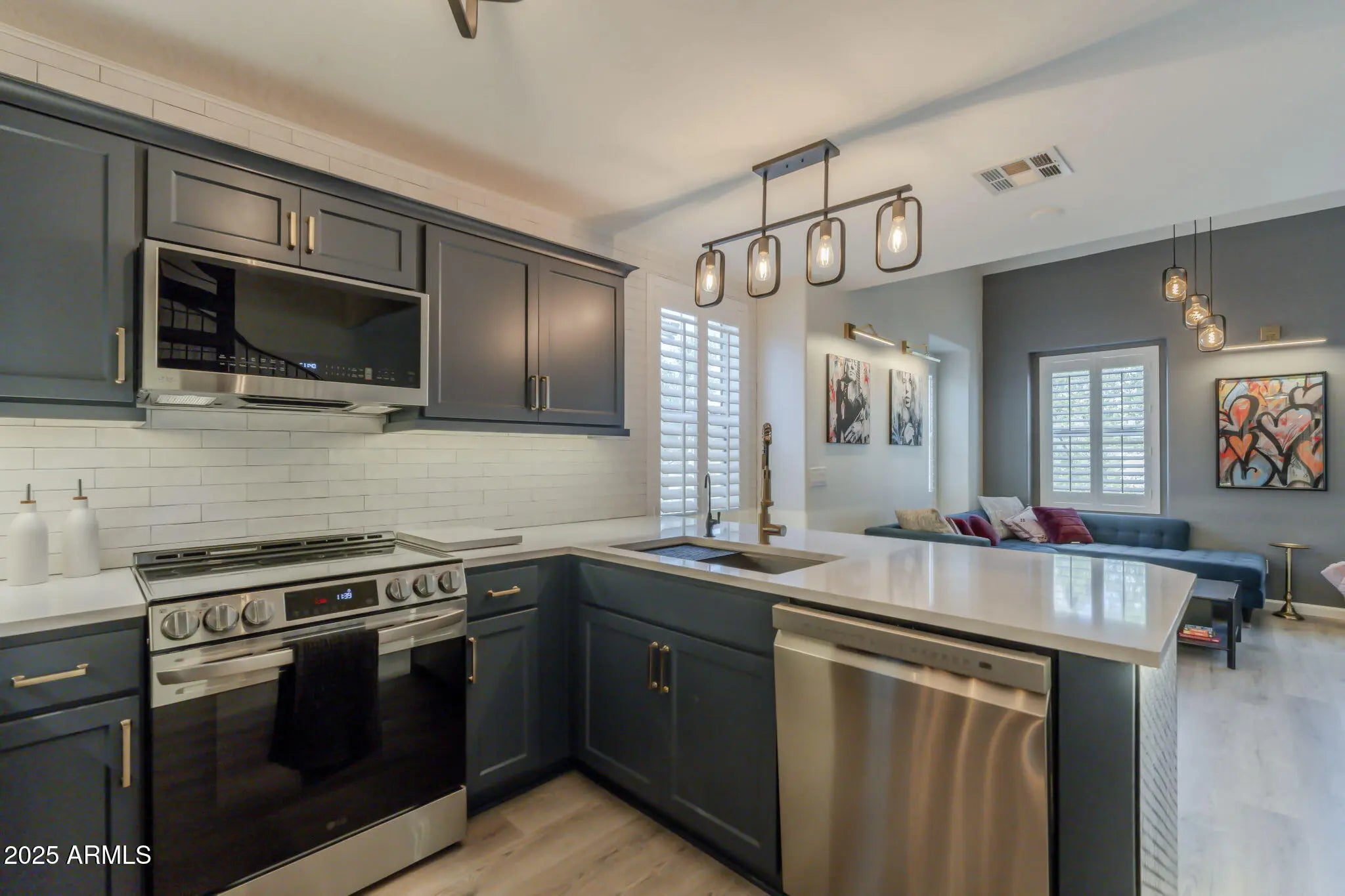 Photo of Listing #6913294