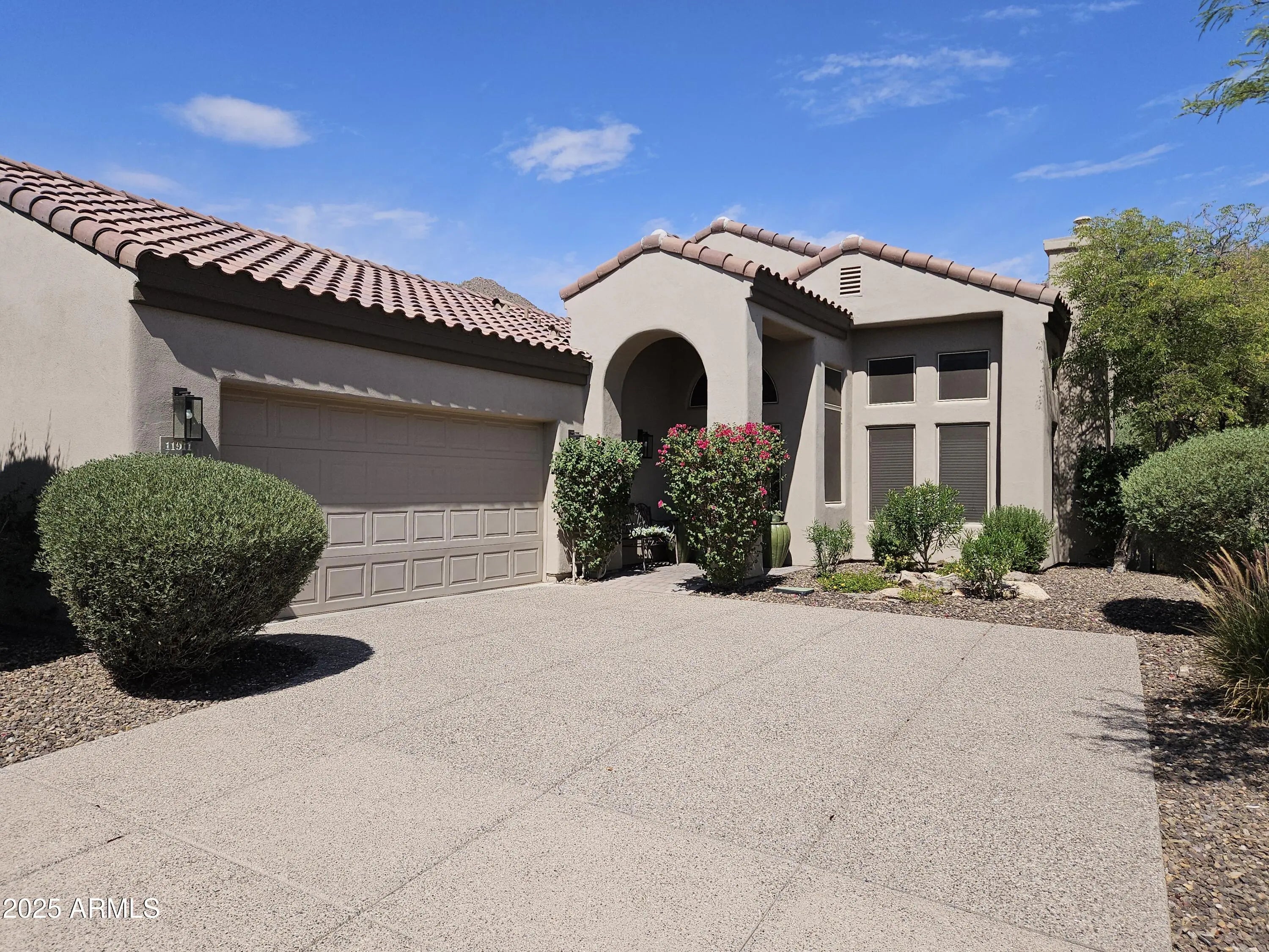 Photo of Listing #6914358