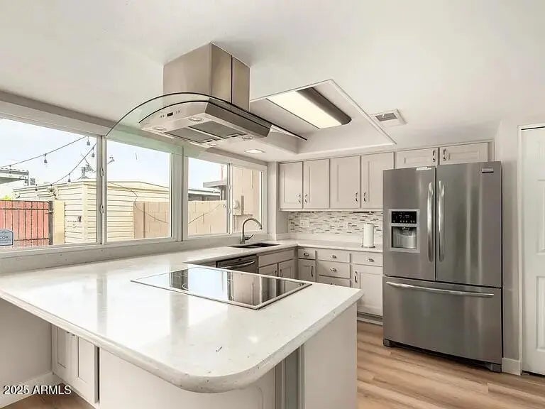 Photo of Listing #6913759