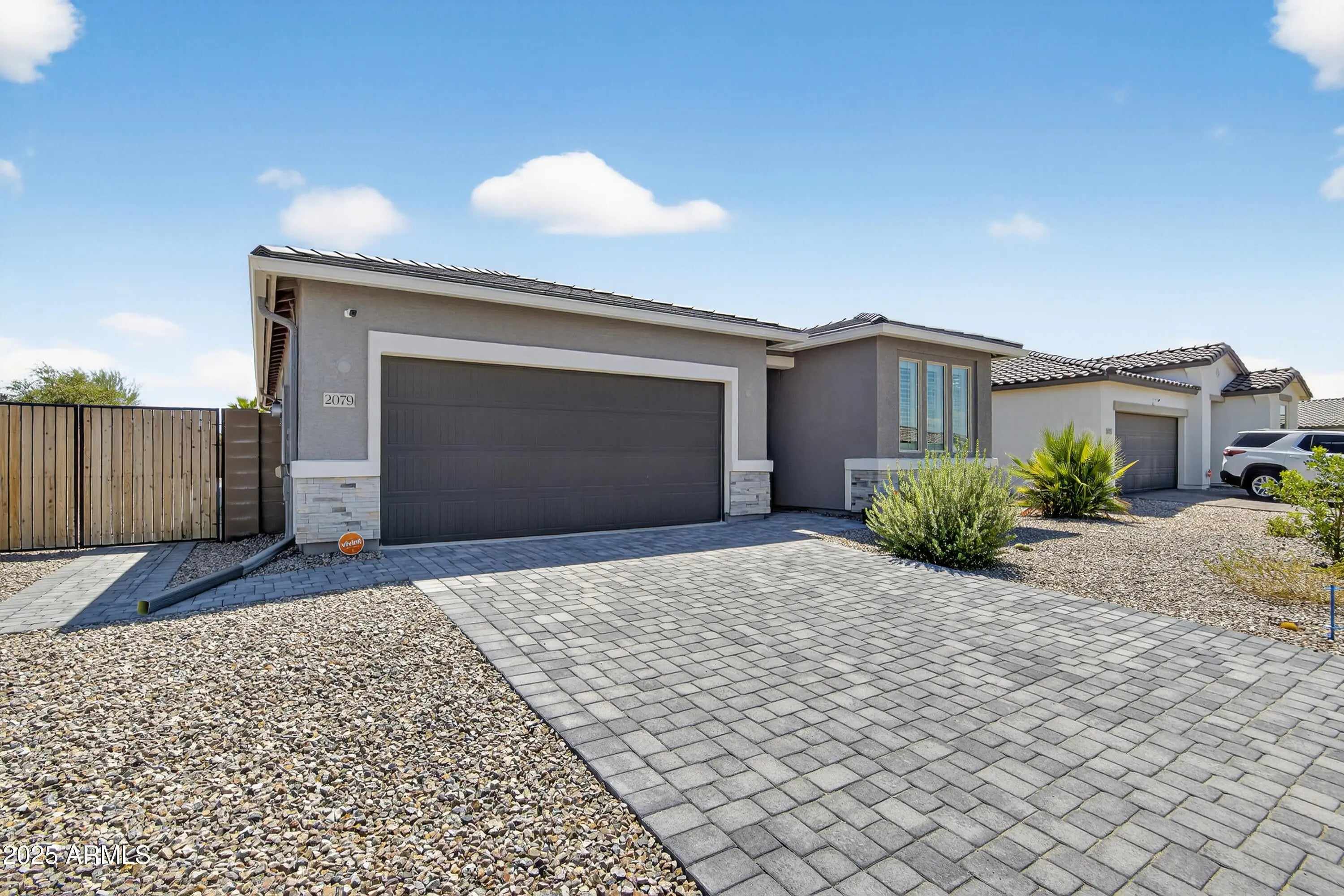 Photo of Listing #6913421