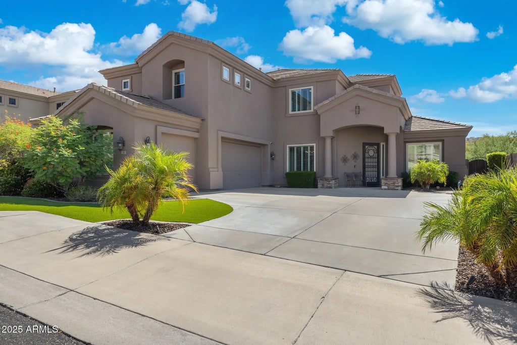 441 W Desert Flower Lane, Phoenix