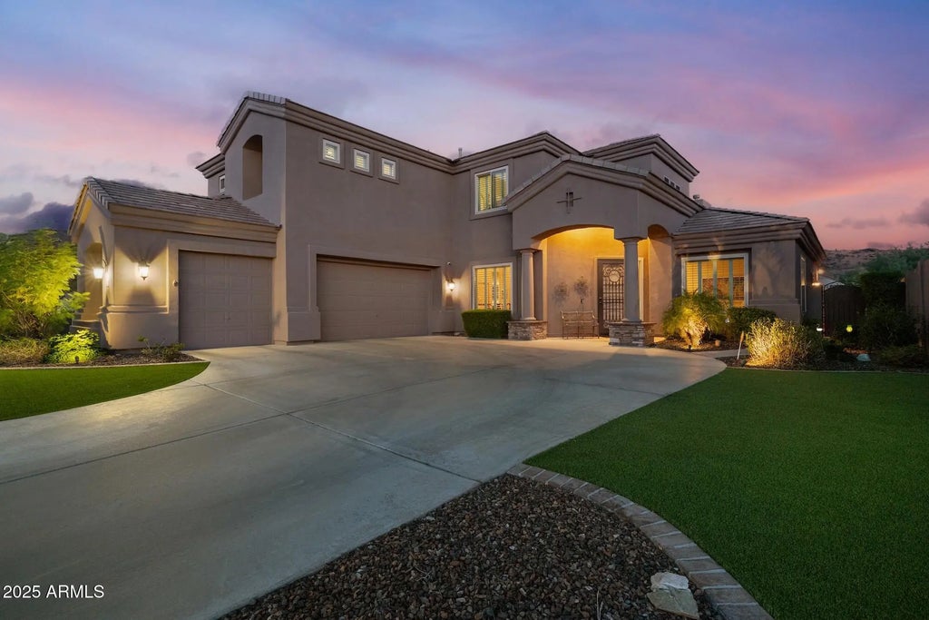 441 W Desert Flower Lane, Phoenix