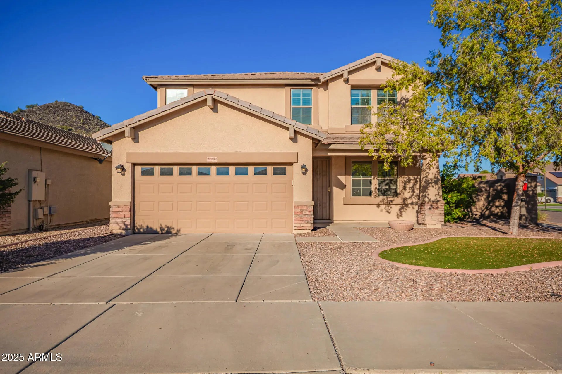 Photo of Listing #6913522