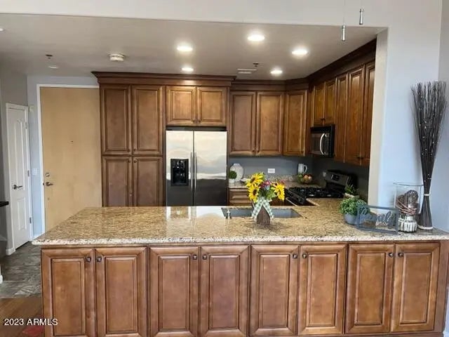 Photo of Listing #6936377