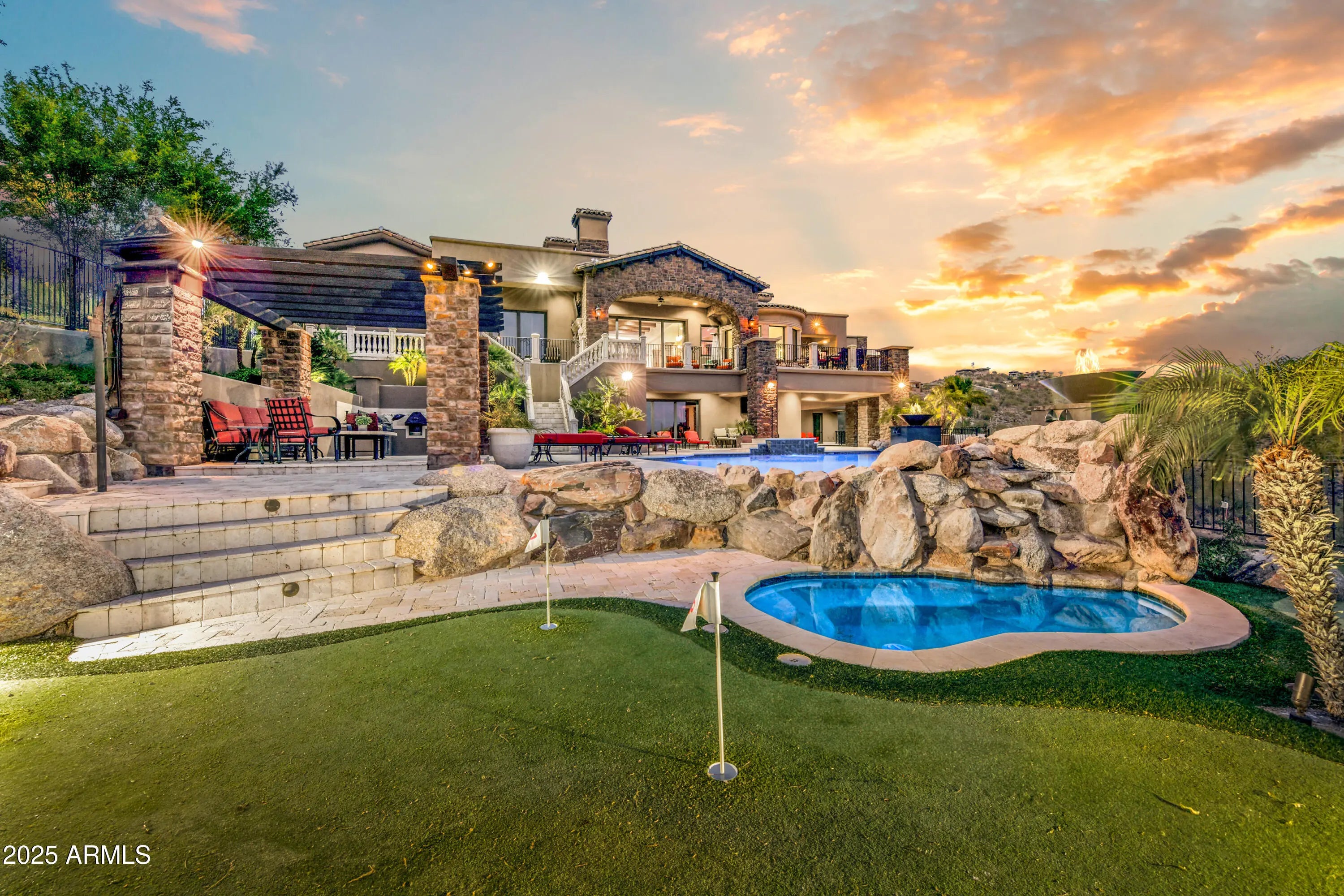 Photo of Listing #6913544