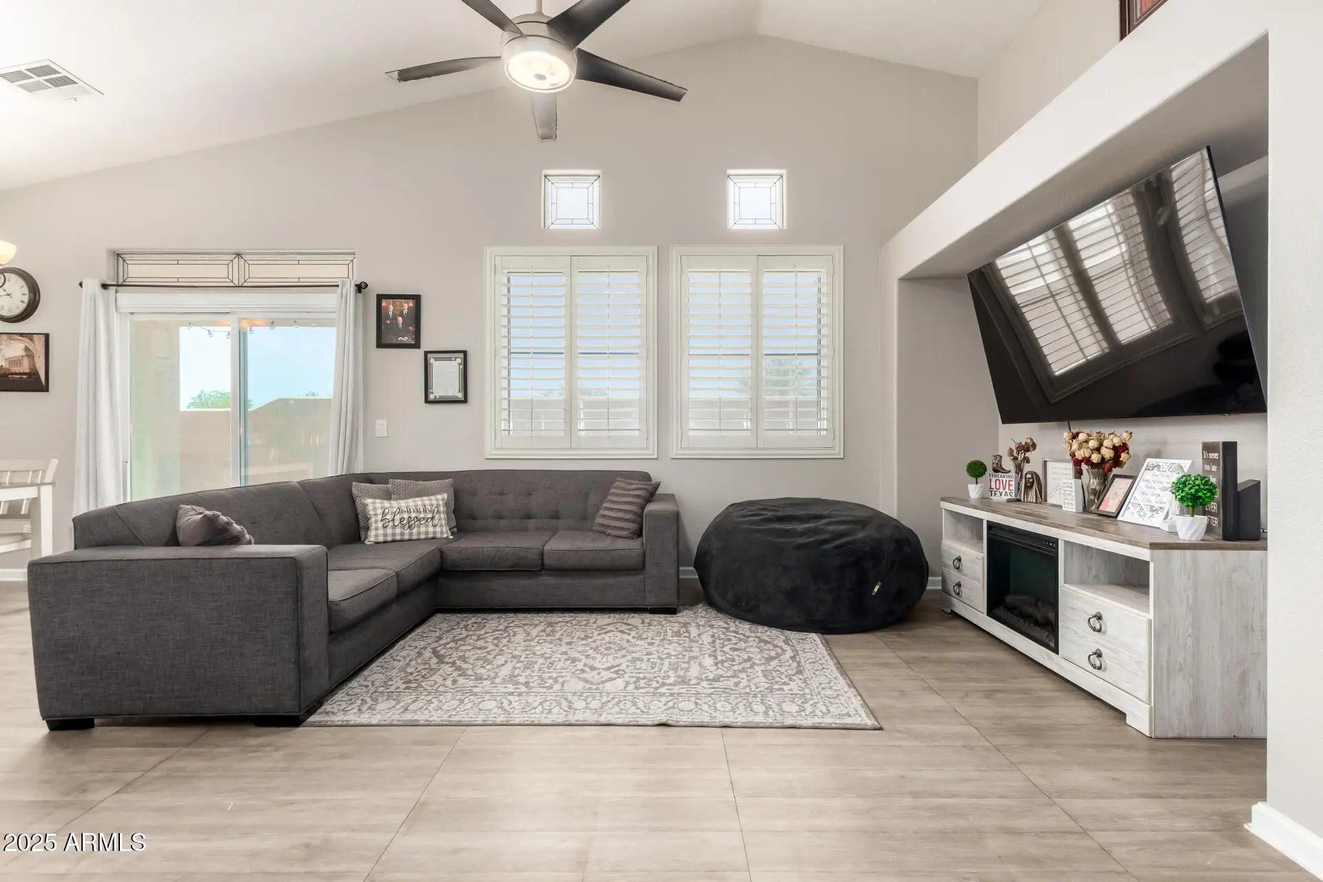 Photo of Listing #6914695