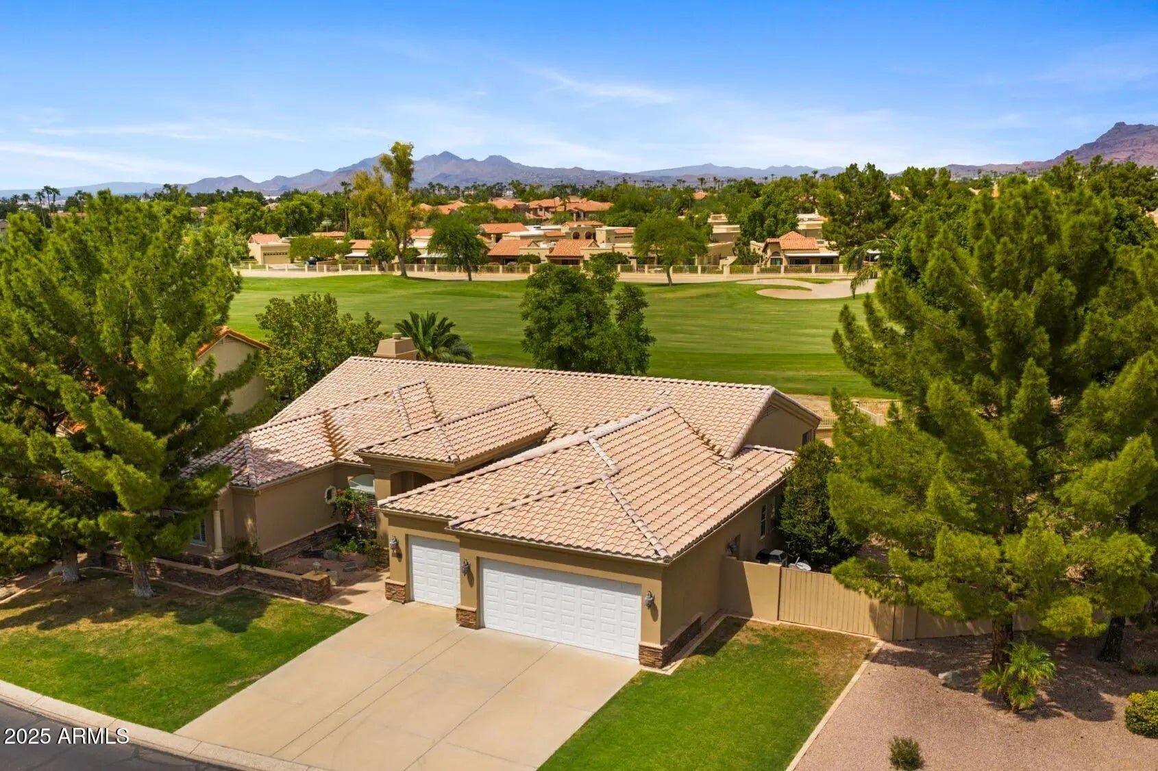 Photo of Listing #6913655