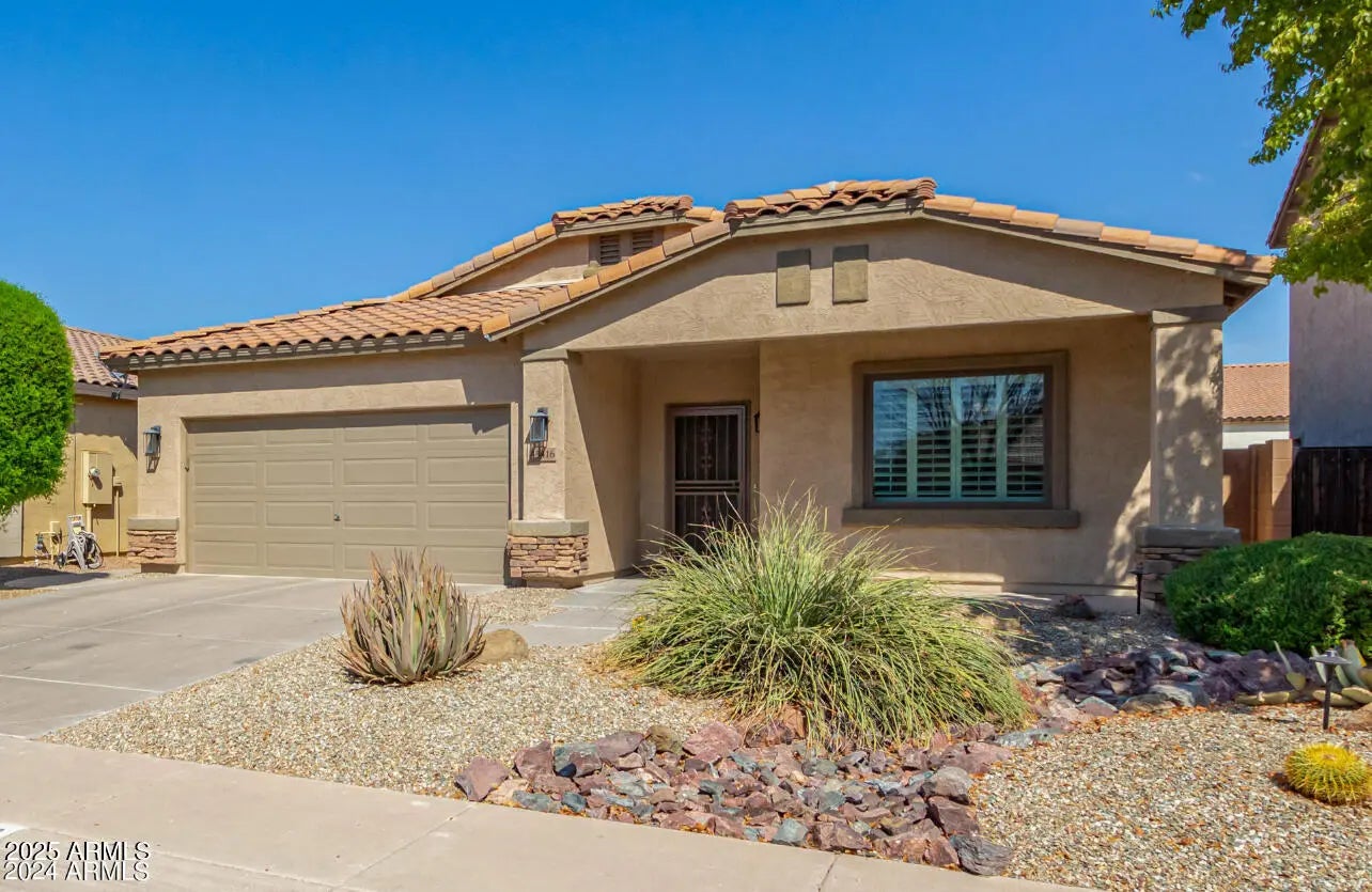 Photo of Listing #6915975