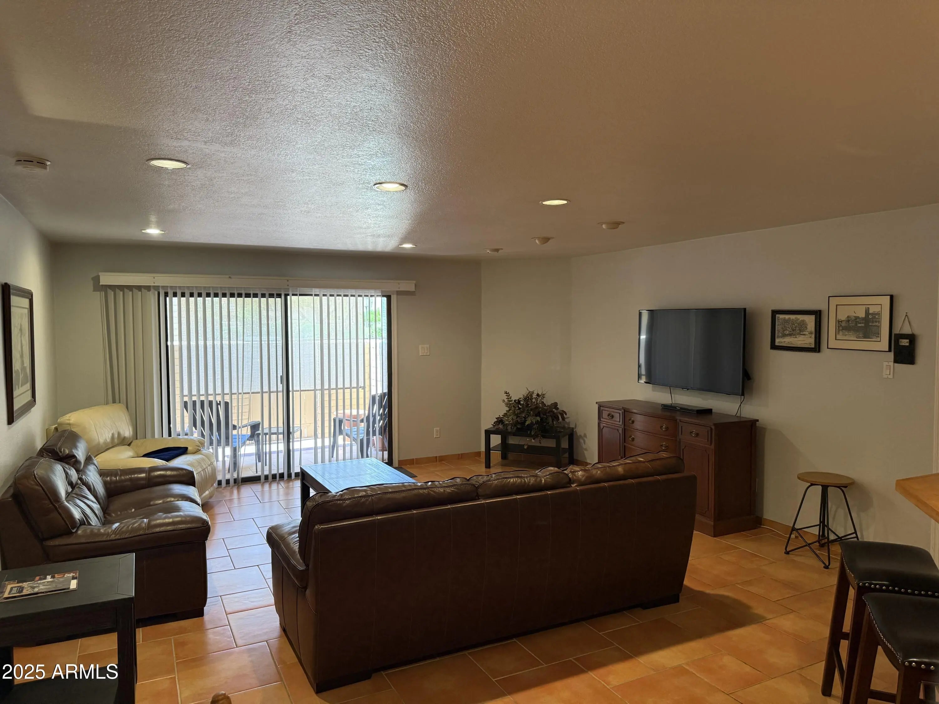 Photo of Listing #6913927