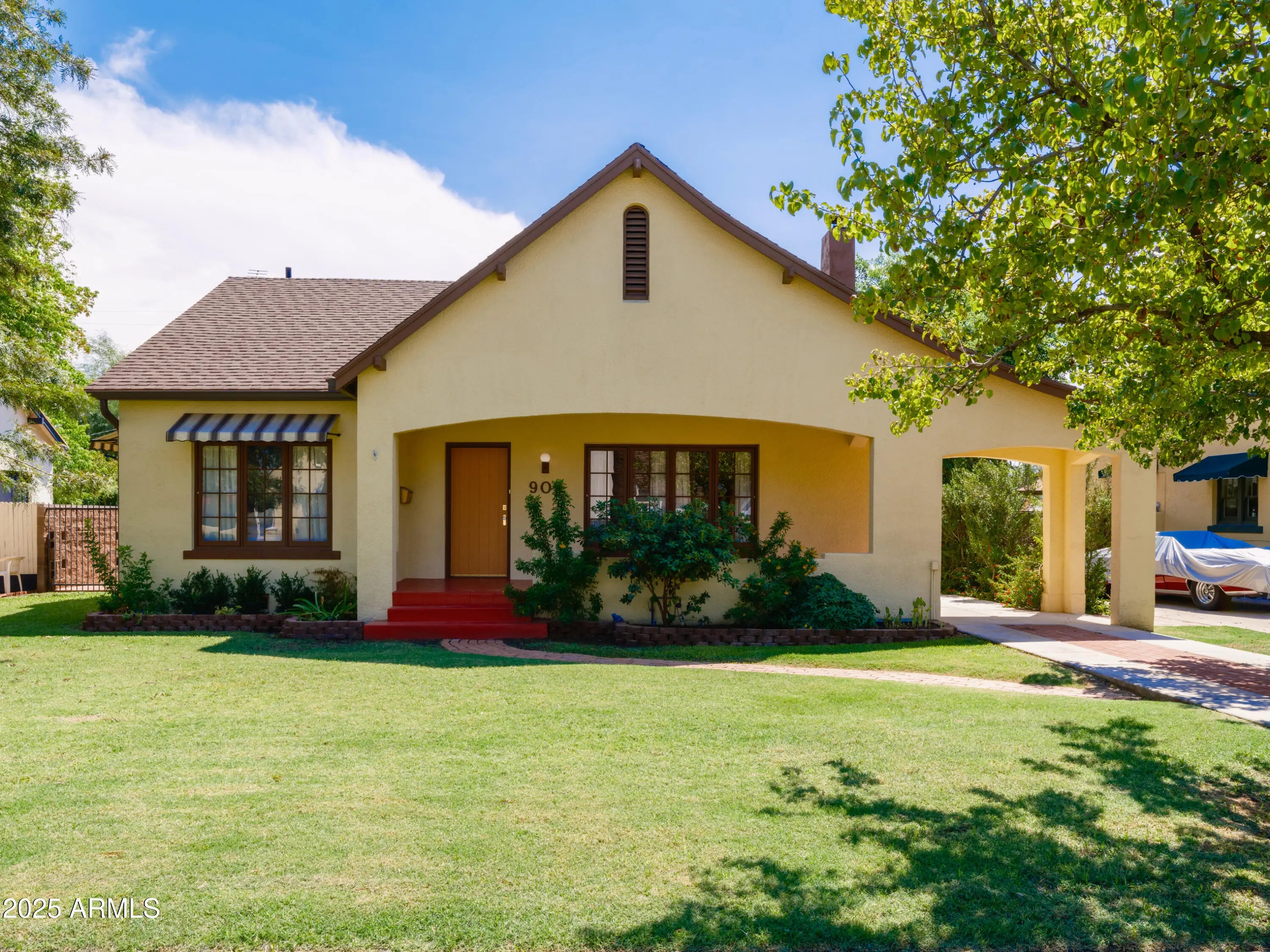 Photo of Listing #6916322