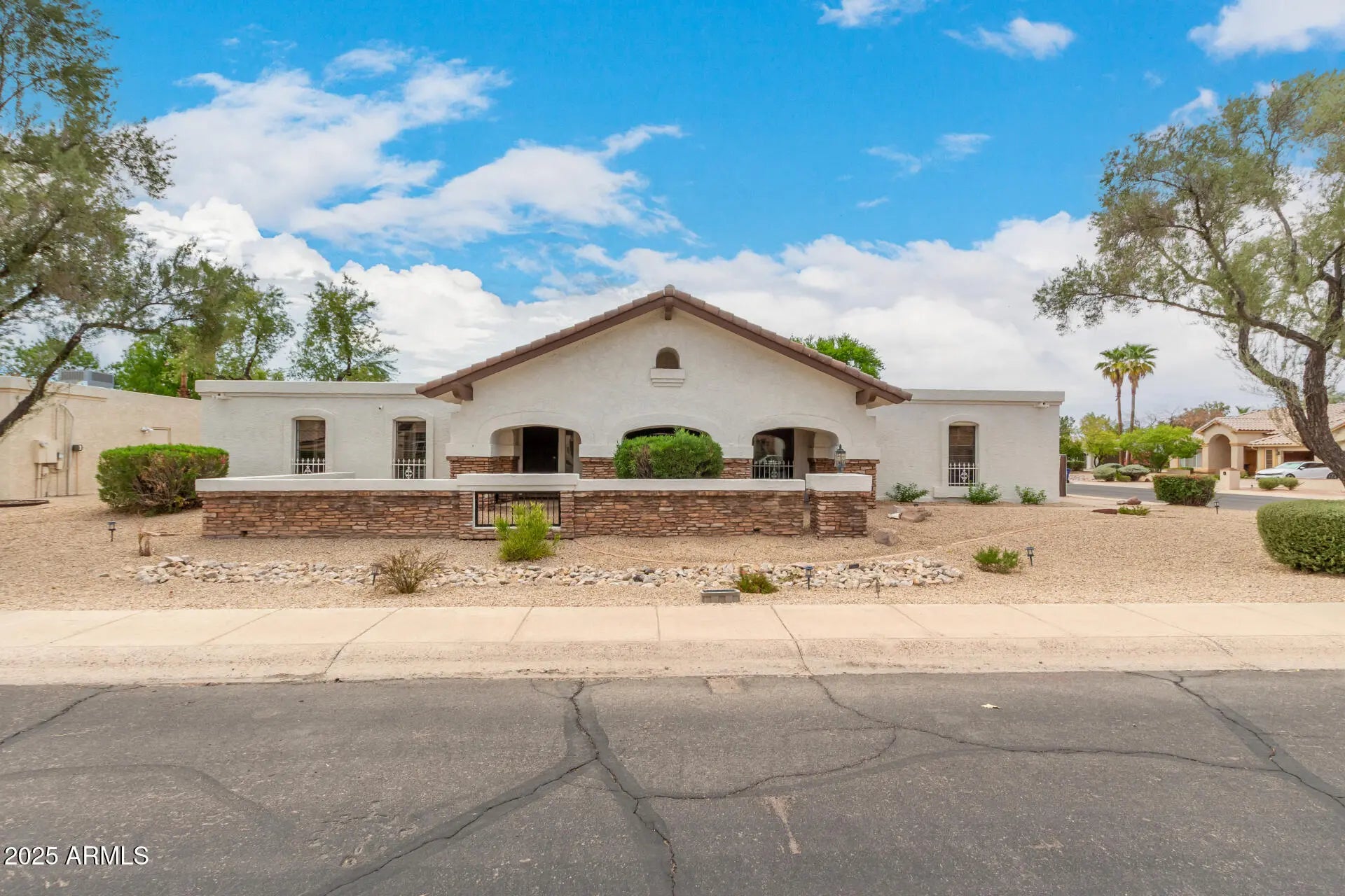 Photo of Listing #6914044