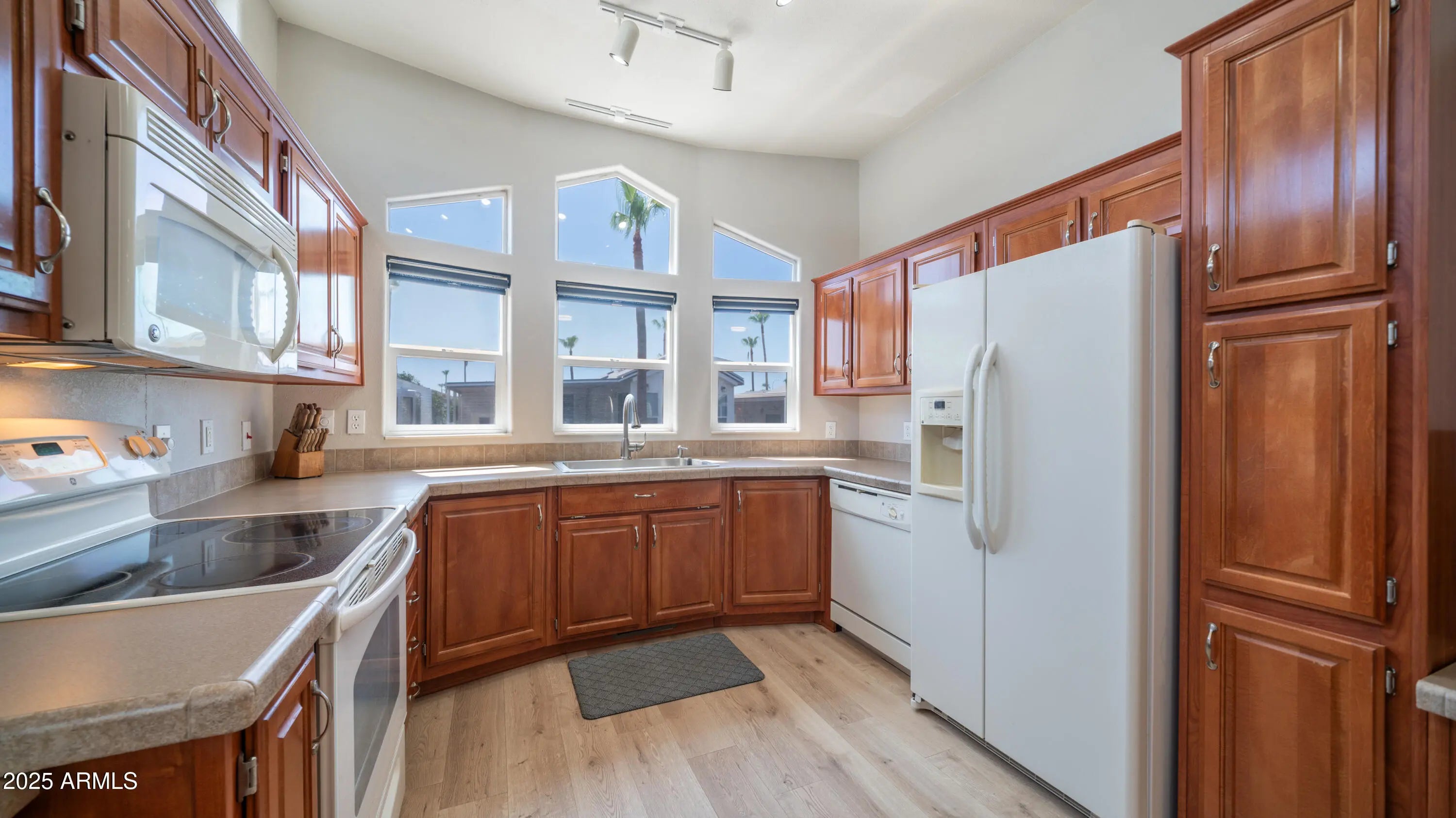 Photo of Listing #6916962