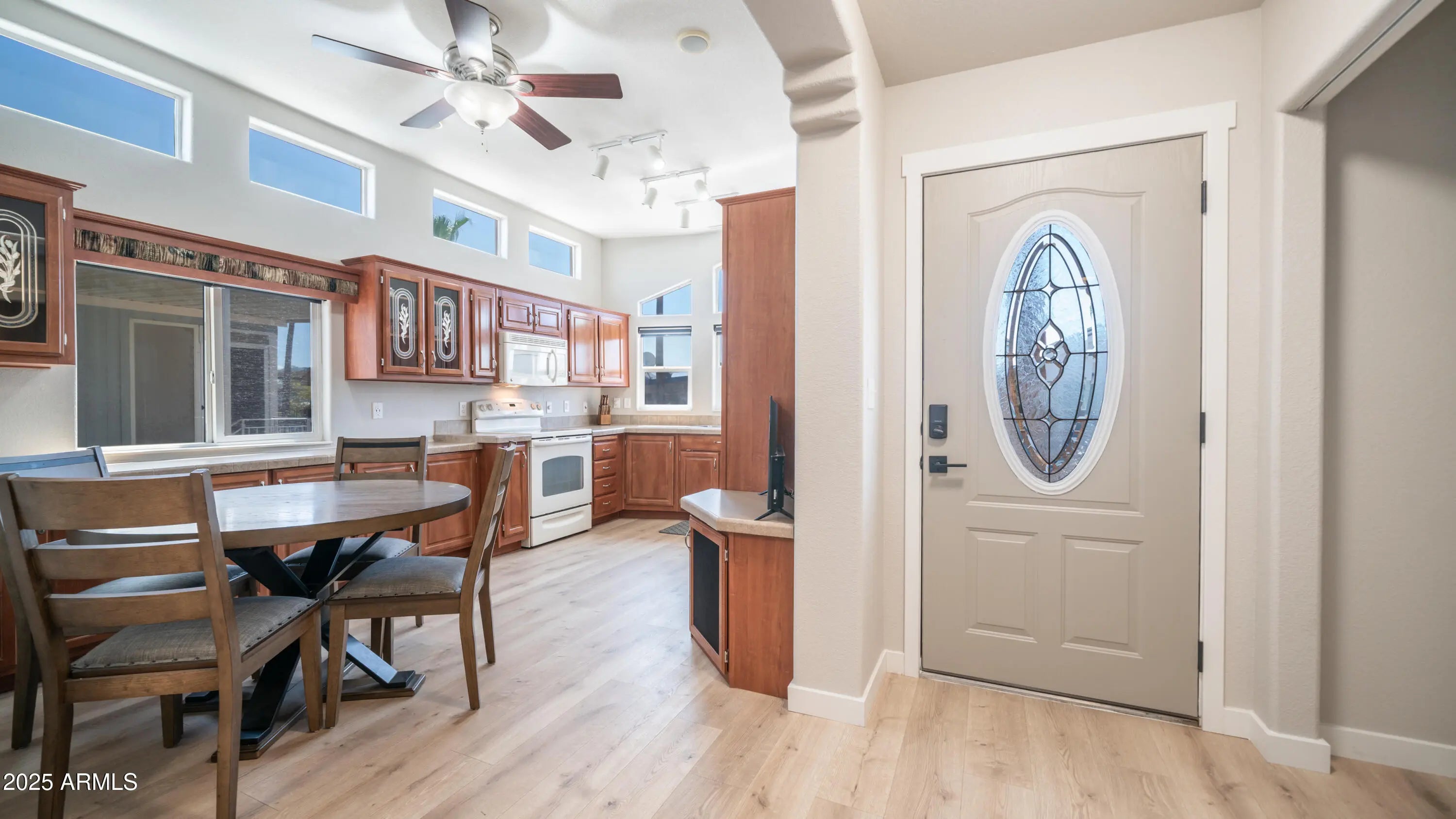 Photo of Listing #6916962