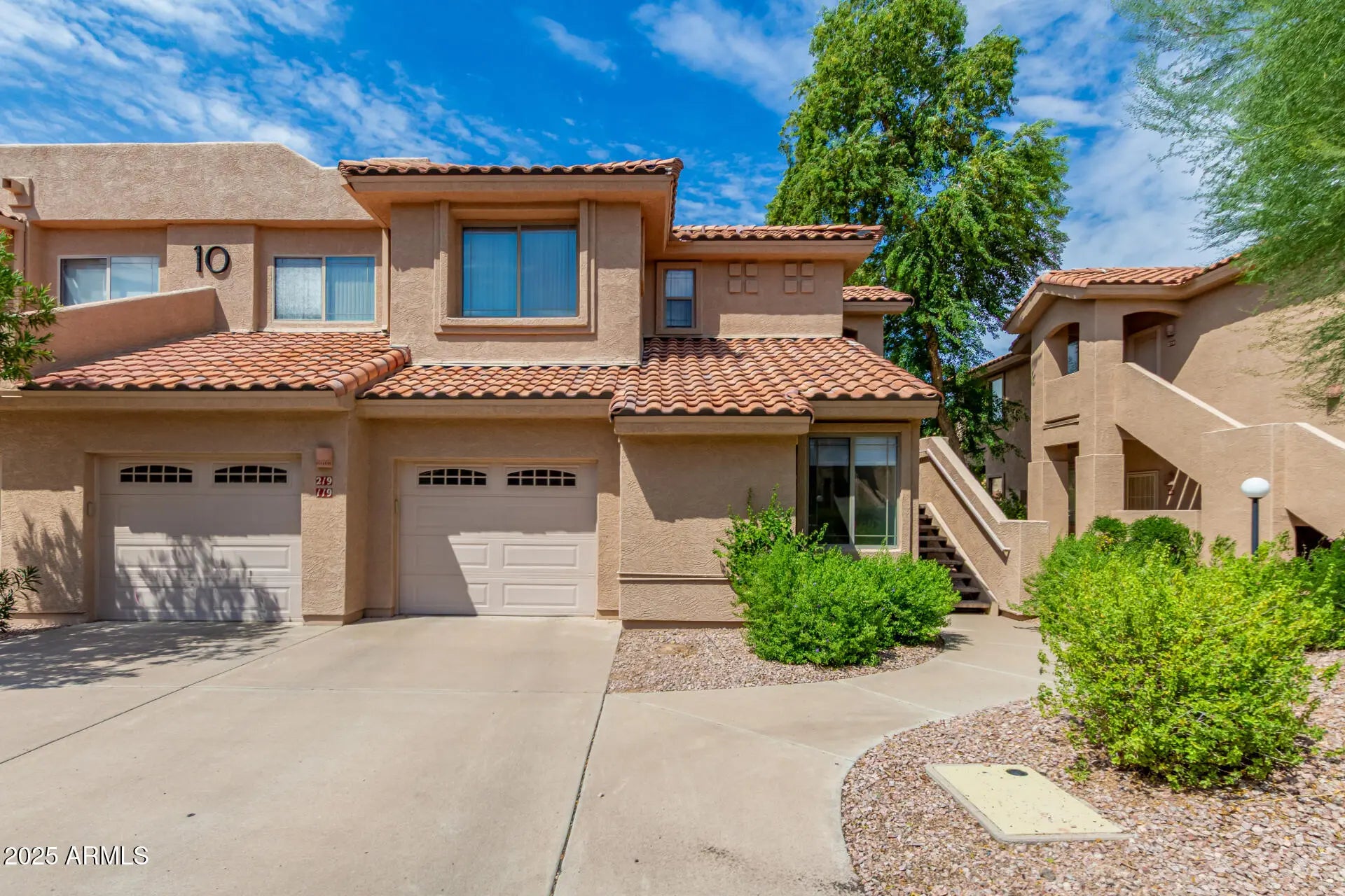 Photo of Listing #6918036