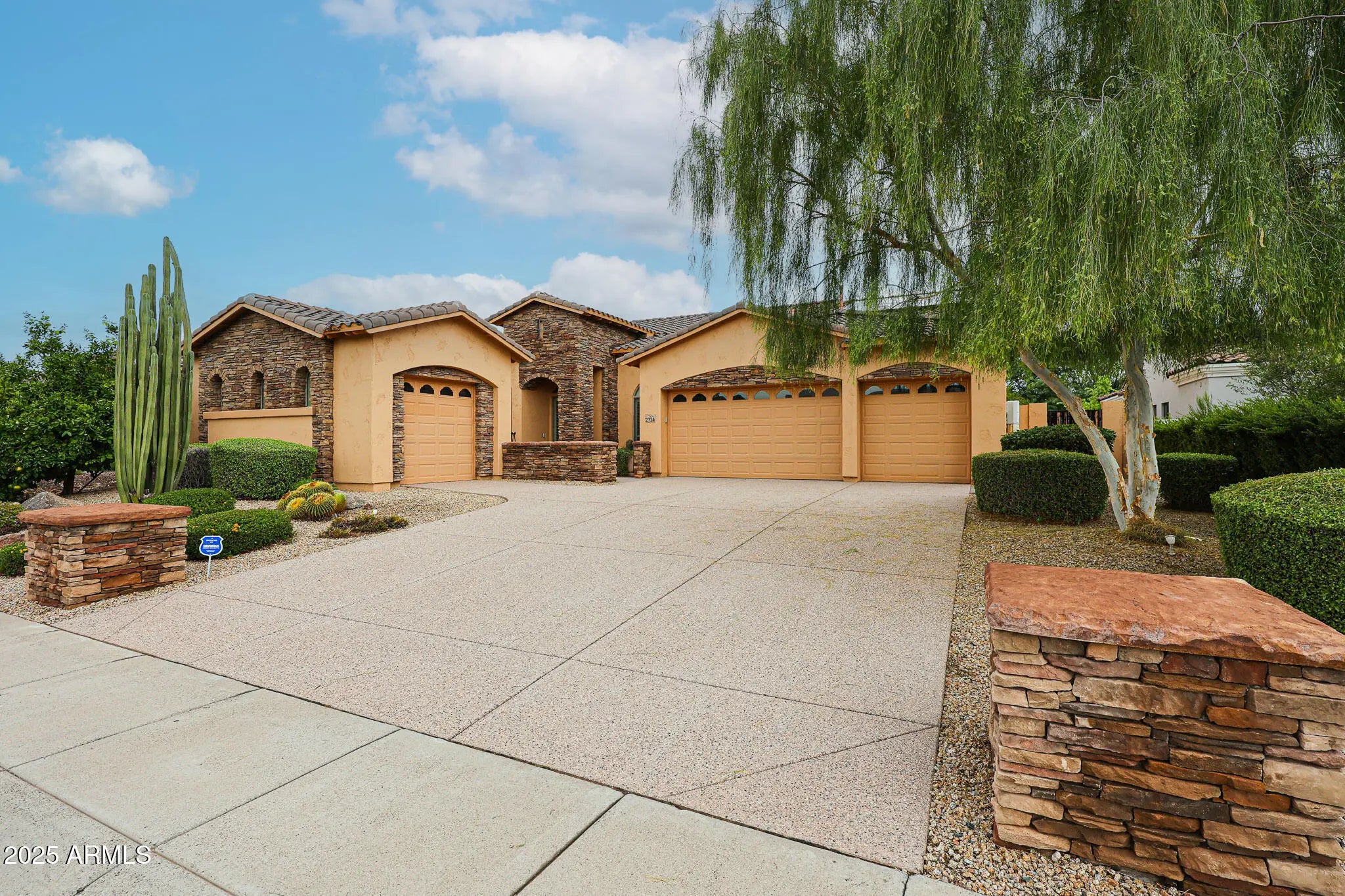 Photo of Listing #6914949