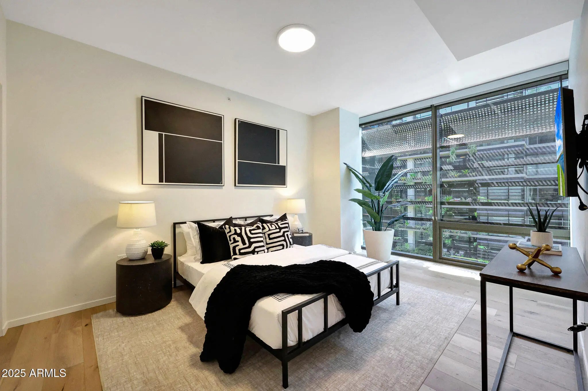 Photo of Listing #6921090