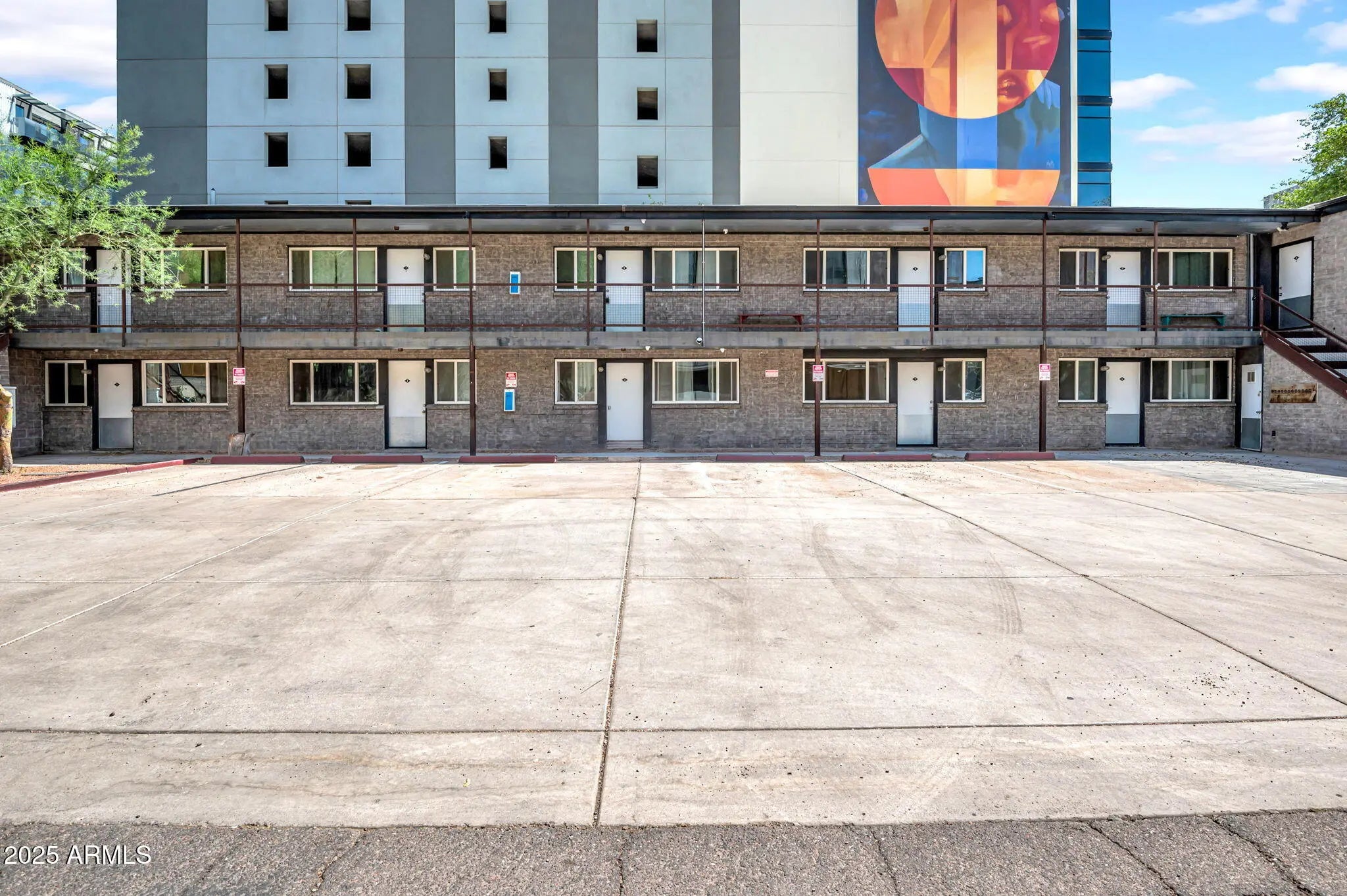 Photo of Listing #6914150