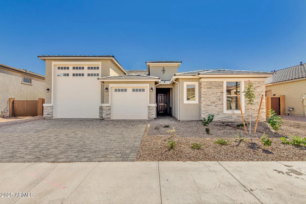15791 W Desert Hollow Drive, Surprise