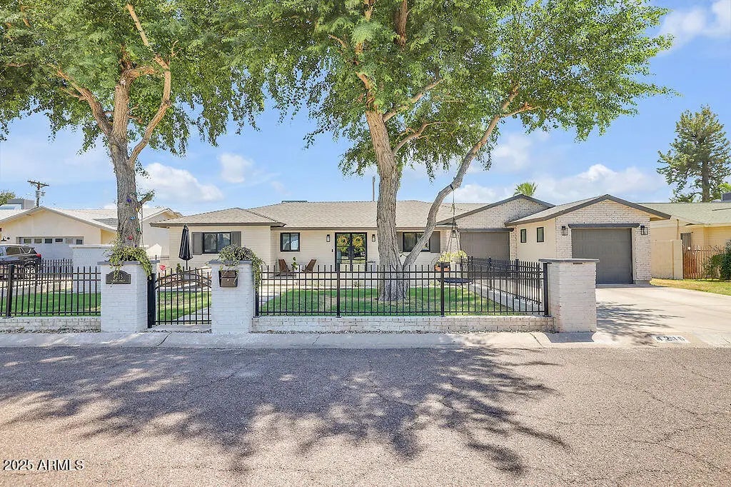 Photo of Listing #6914393